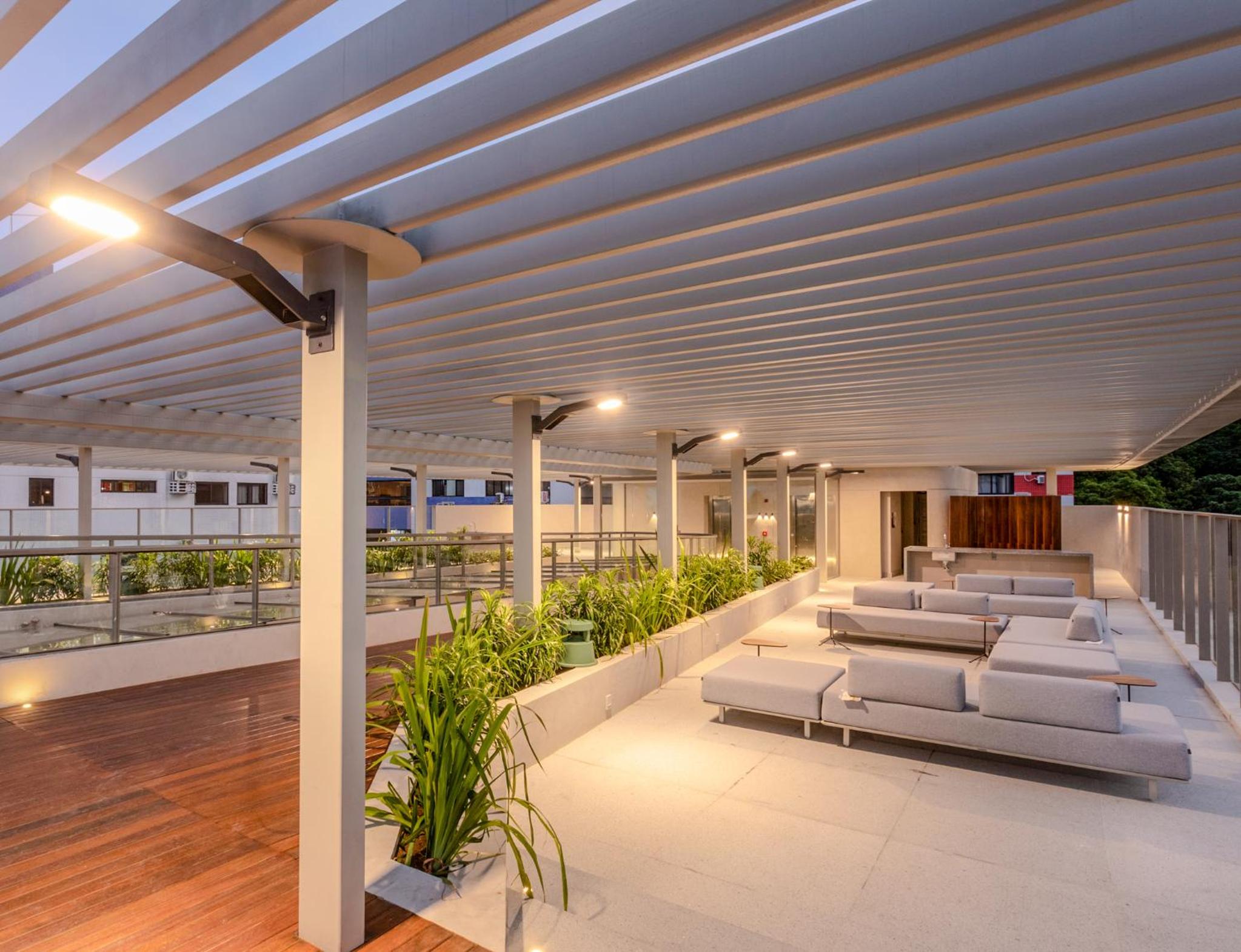 Setai Yacht Premium #307 by AcalMar Flats