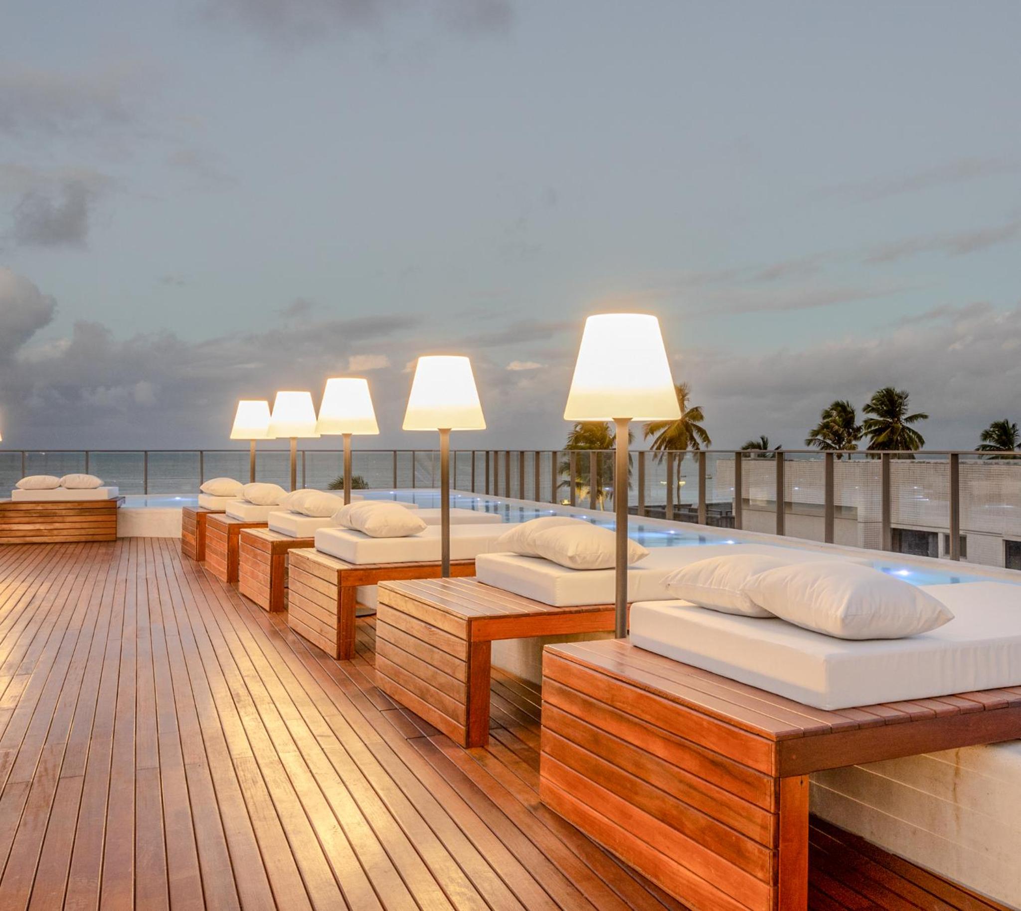 Setai Yacht Premium #307 by AcalMar Flats