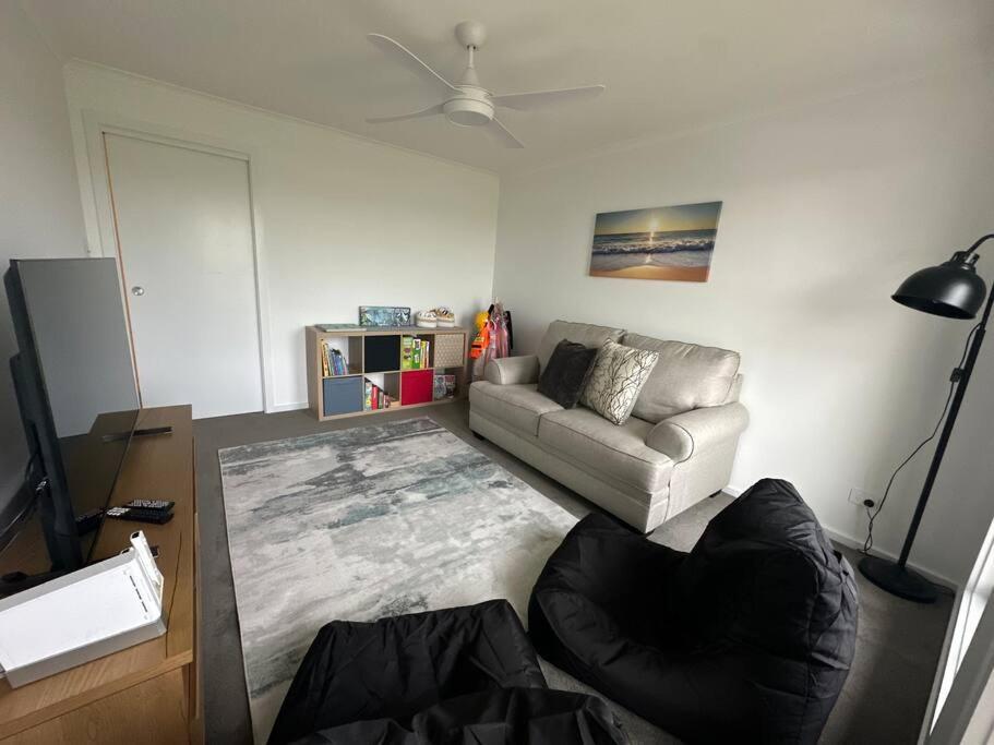 Melvilla-17 Orchid Drive- Free Wi-Fi
