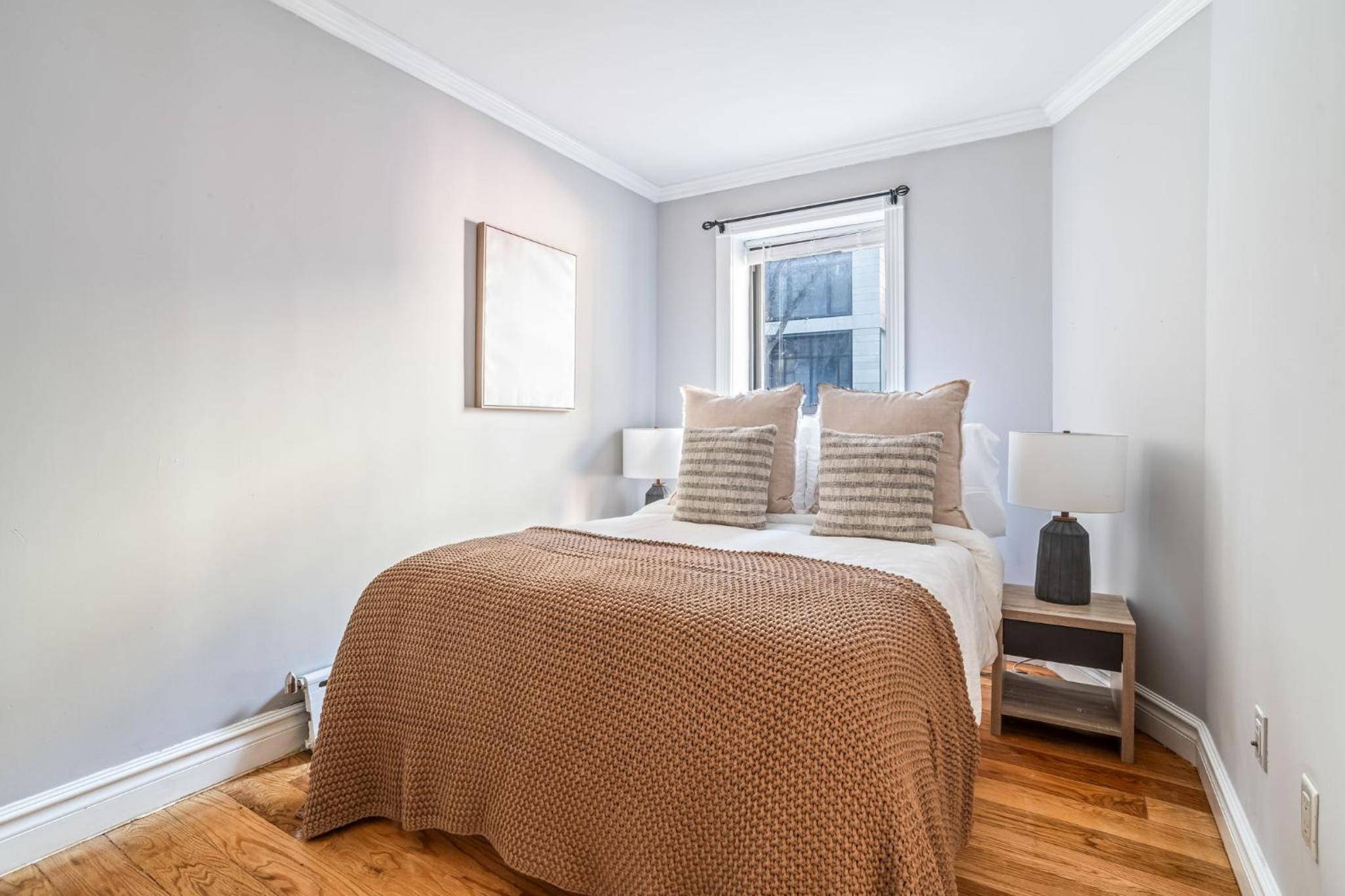 Charming 2-Bed 1-Bath Apartment in Turtle Bay
