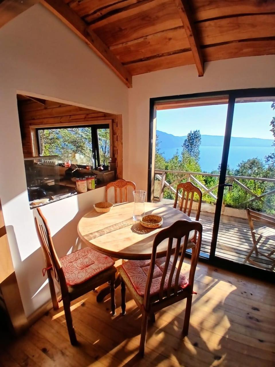 Cabaña con vista al Lago Colico