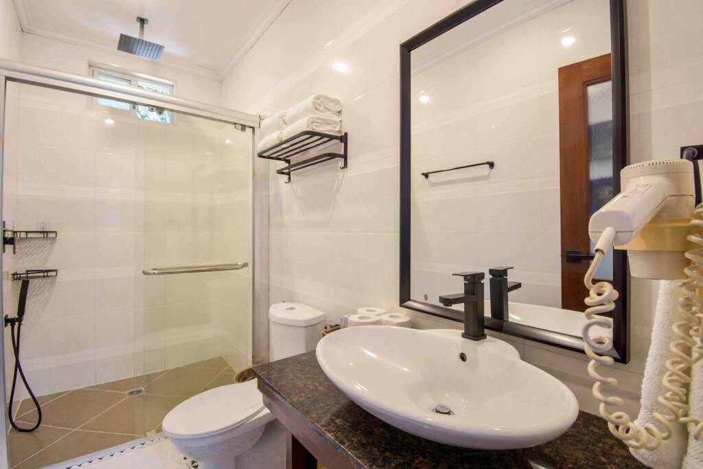 Casablanca Boracay 4 bedroom Villa Stn 1 with private pool view 4