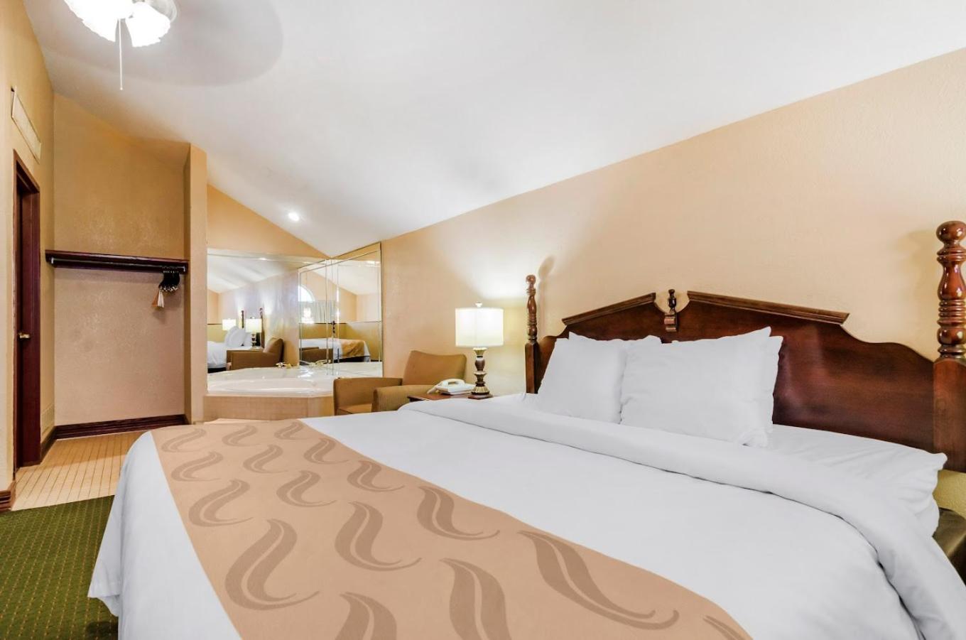 Precious Hotel