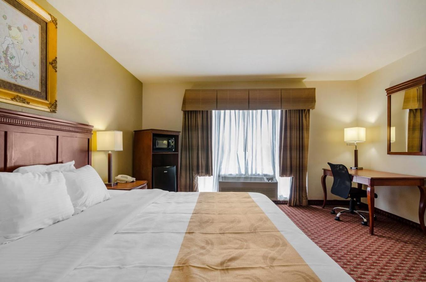 Precious Hotel