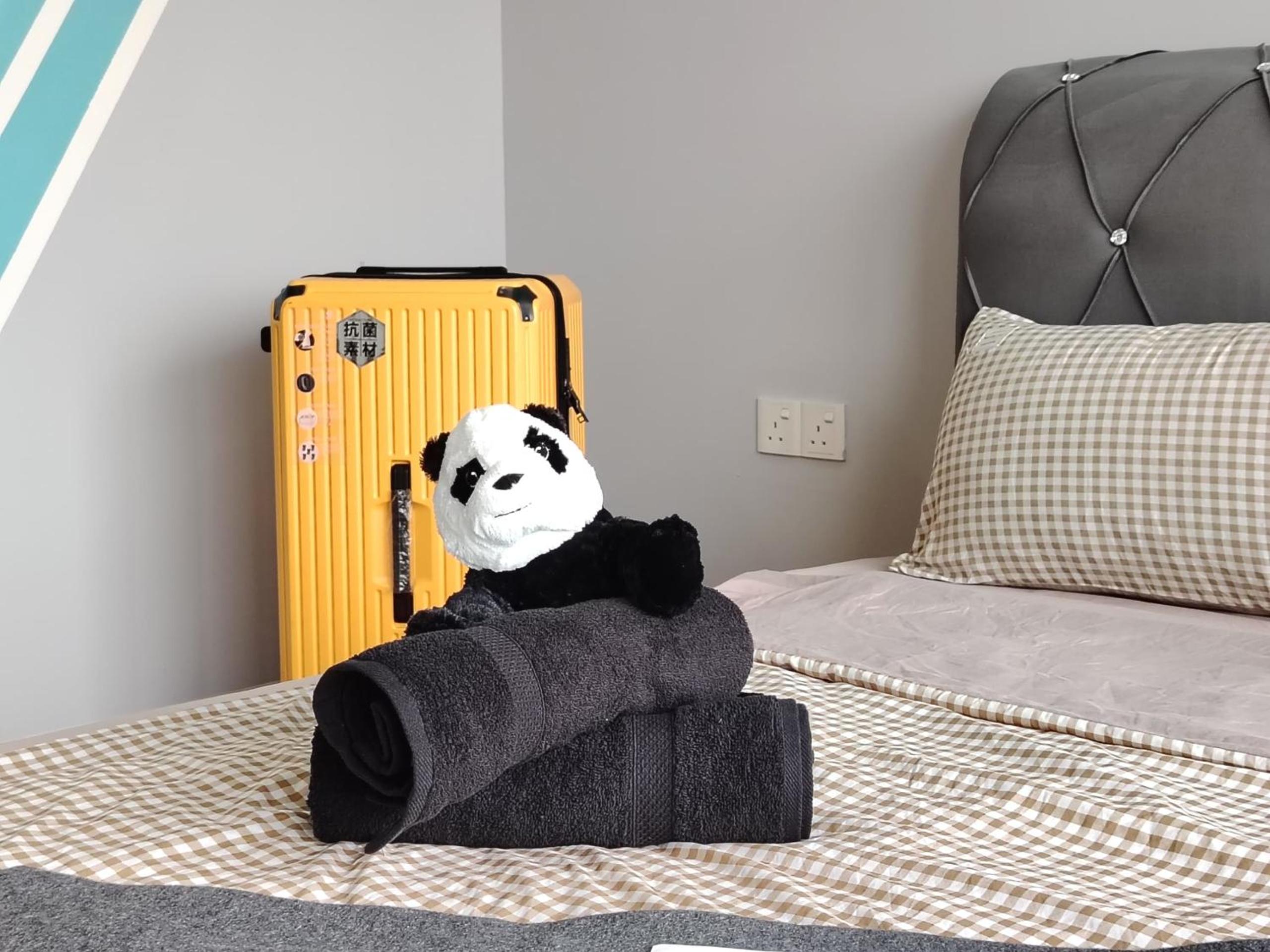 Almas Suites Cozy Stylish Couple Netflix BySTAY photo 8