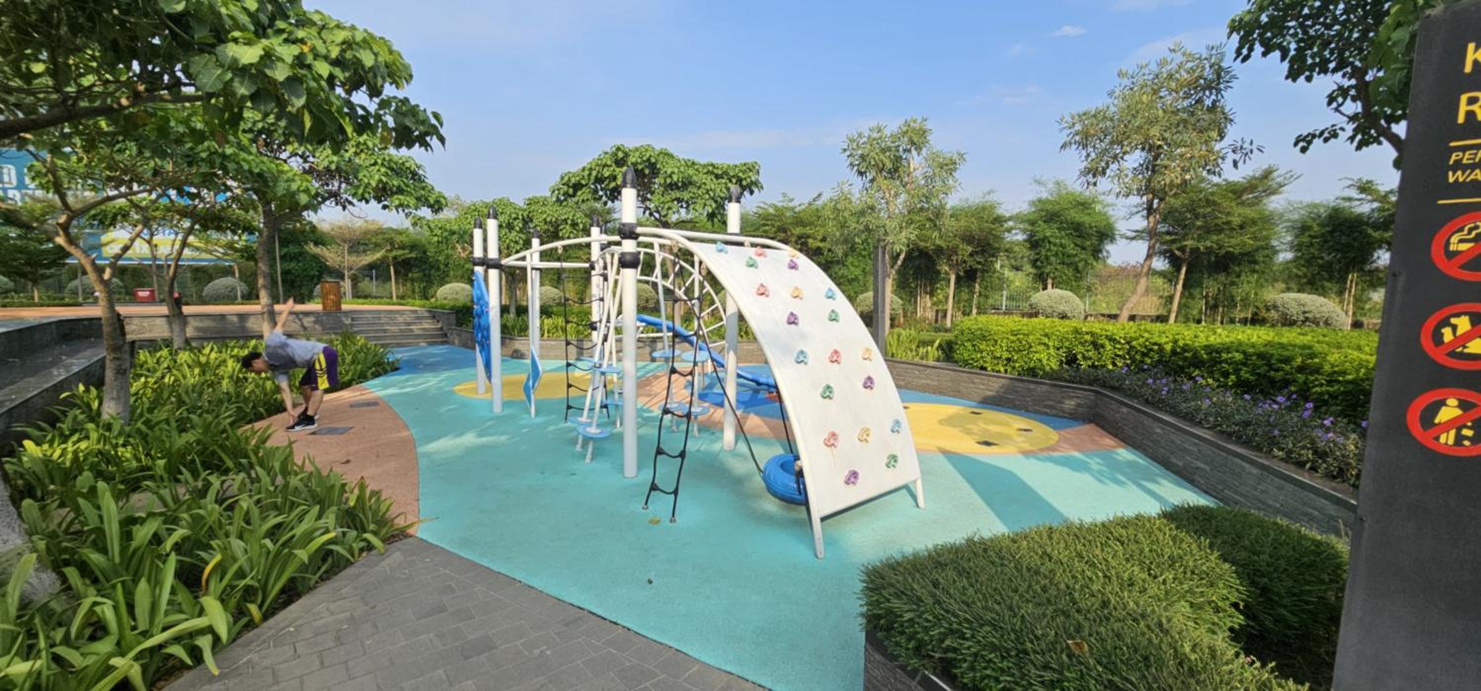Studio Sea View Apartment at Gold Coast PIK by MYsweethome