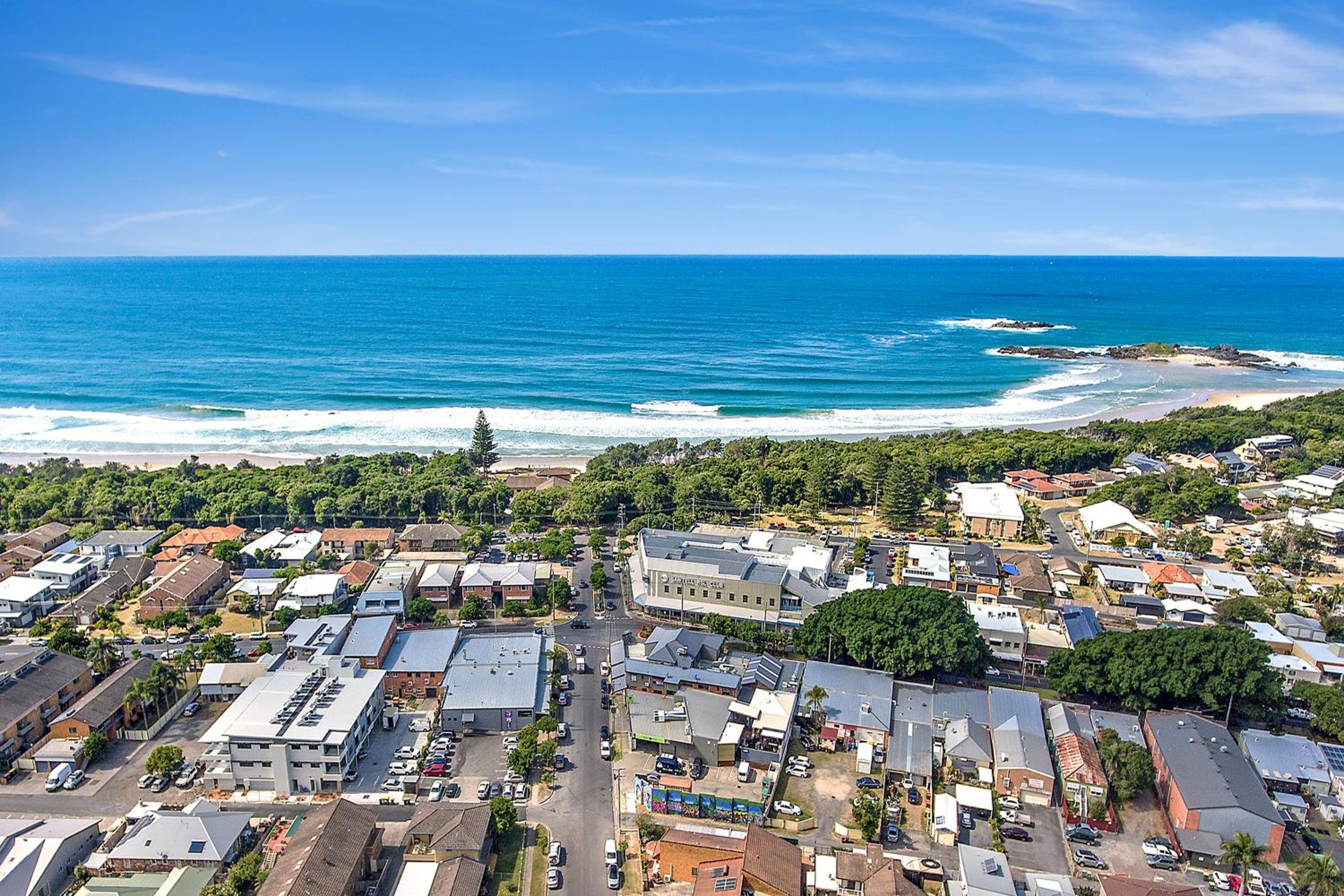 Sawtell Beach Ocean Sands 3 - Opposite Main Beach and short stroll to Coffee Shops and Restaurants!