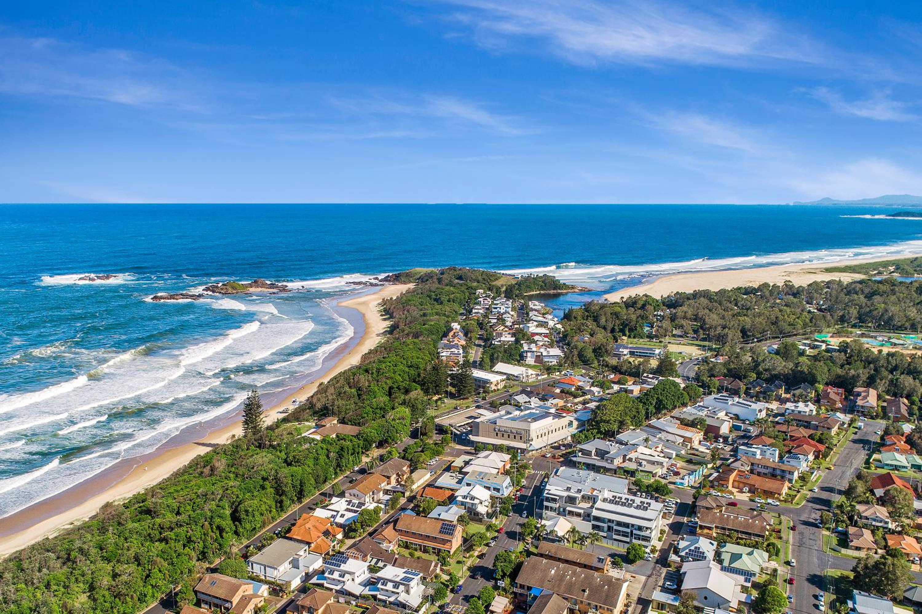 Sawtell Beach Ocean Sands 3 - Opposite Main Beach and short stroll to Coffee Shops and Restaurants!