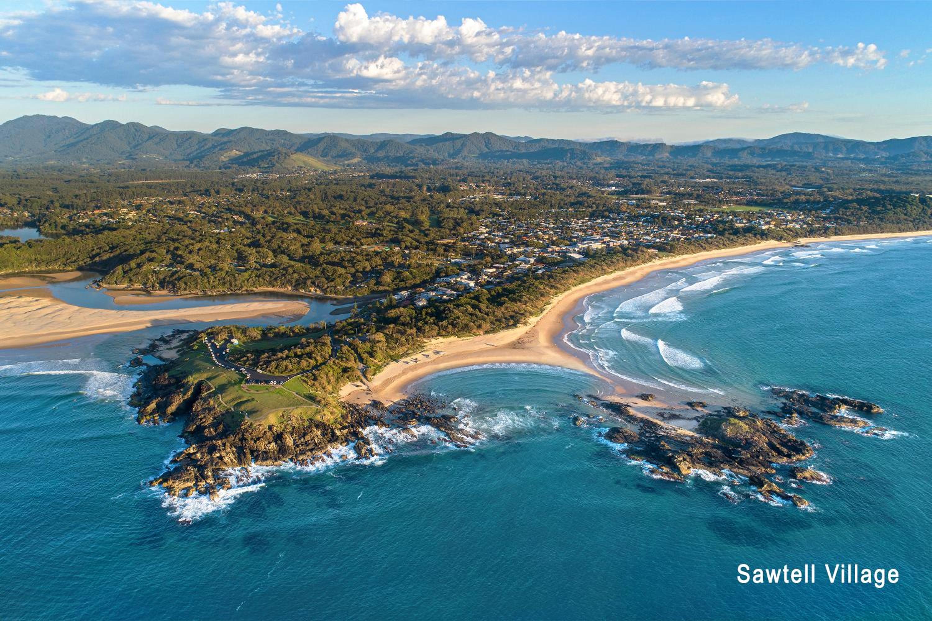 Sawtell Beach Ocean Sands 3 - Opposite Main Beach and short stroll to Coffee Shops and Restaurants!