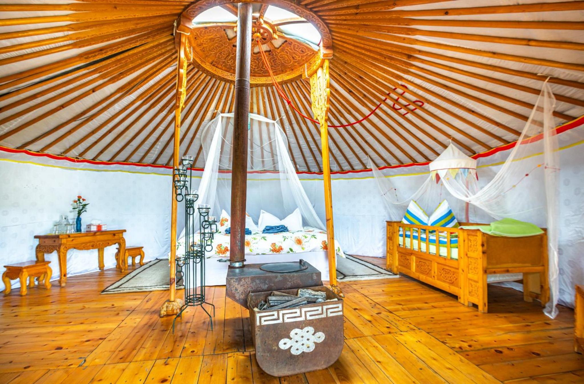 Tuul Riverside Lodge