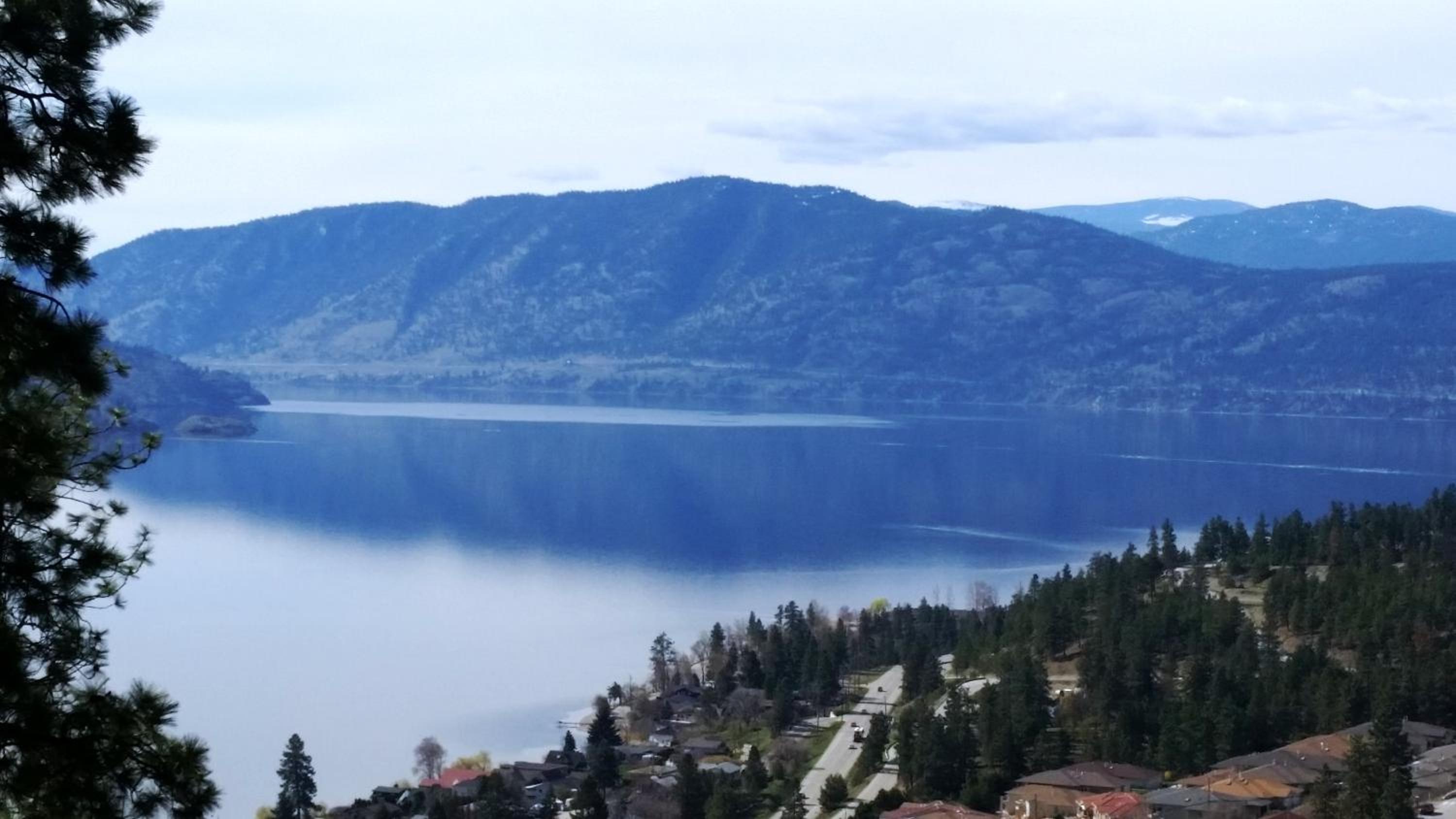 Peachland Lake View Spectacular!