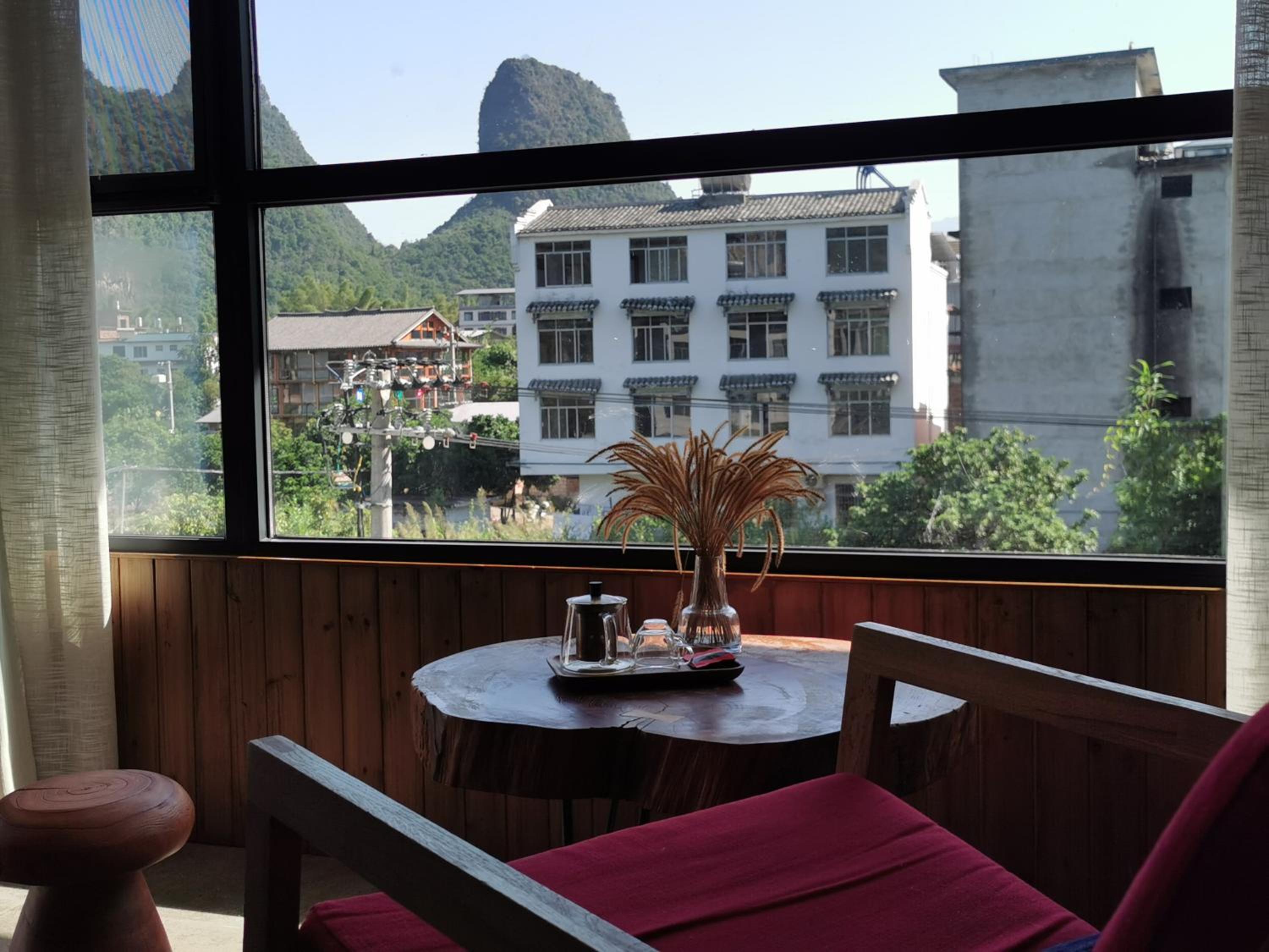 Yangshuo Shui Mo Ju courtyard