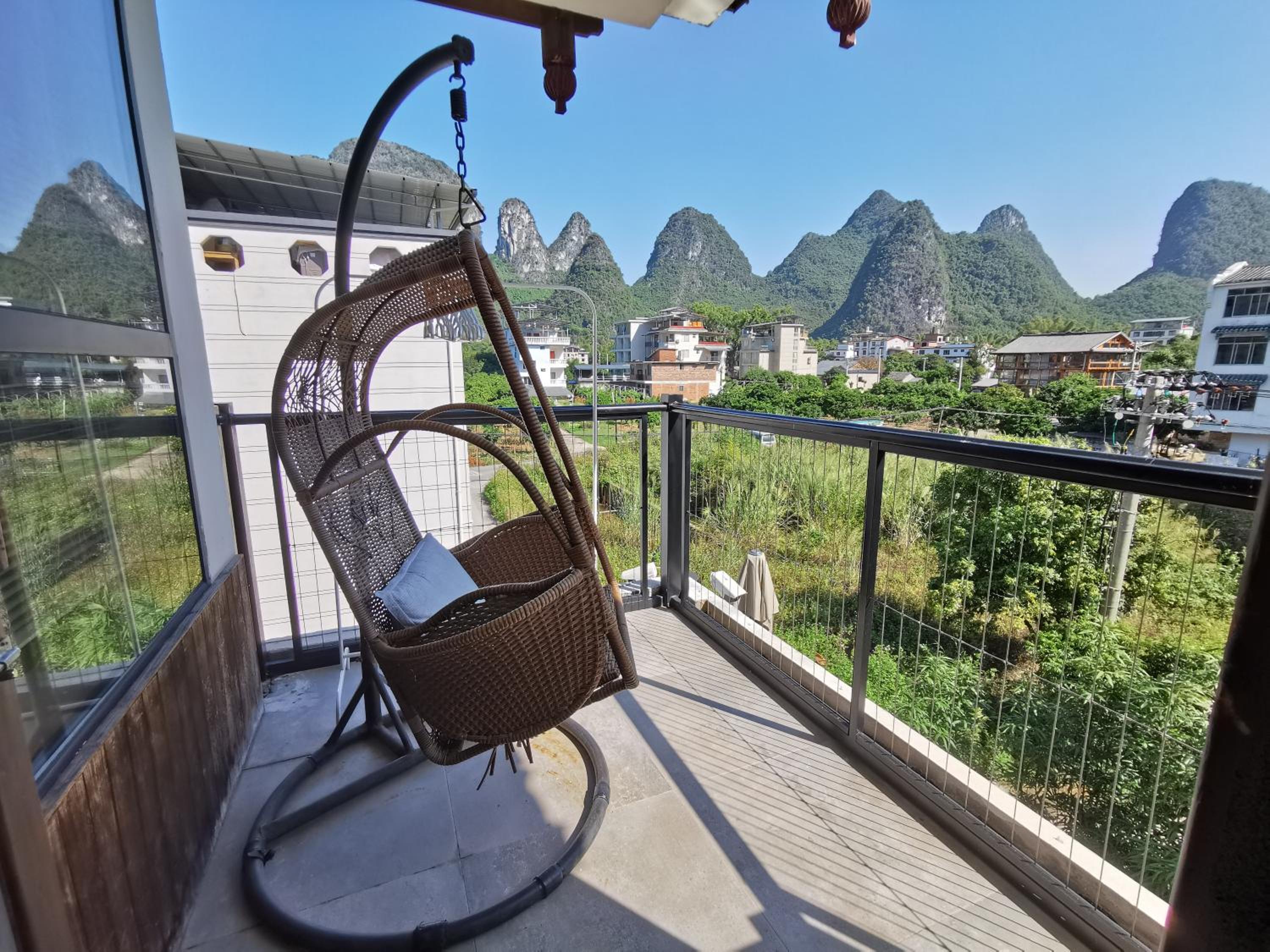 Yangshuo Shui Mo Ju courtyard
