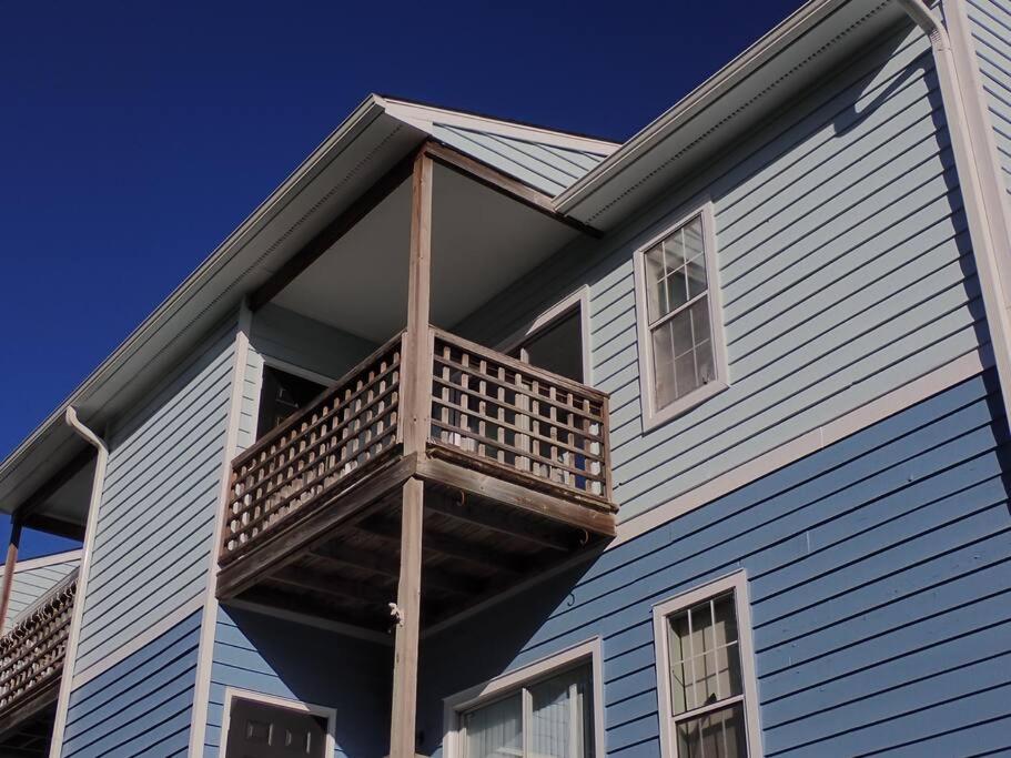 Bright 2BR Midtown Wilmington - Walk to Trader Joe's & Whole Foods, Top-Rated Location