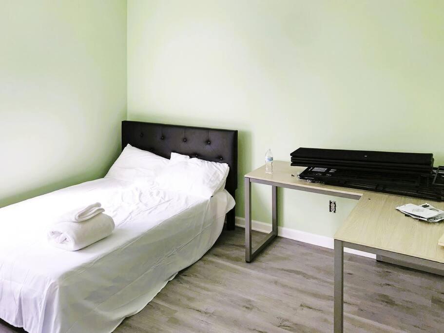 Bright 2BR Midtown Wilmington - Walk to Trader Joe's & Whole Foods, Top-Rated Location