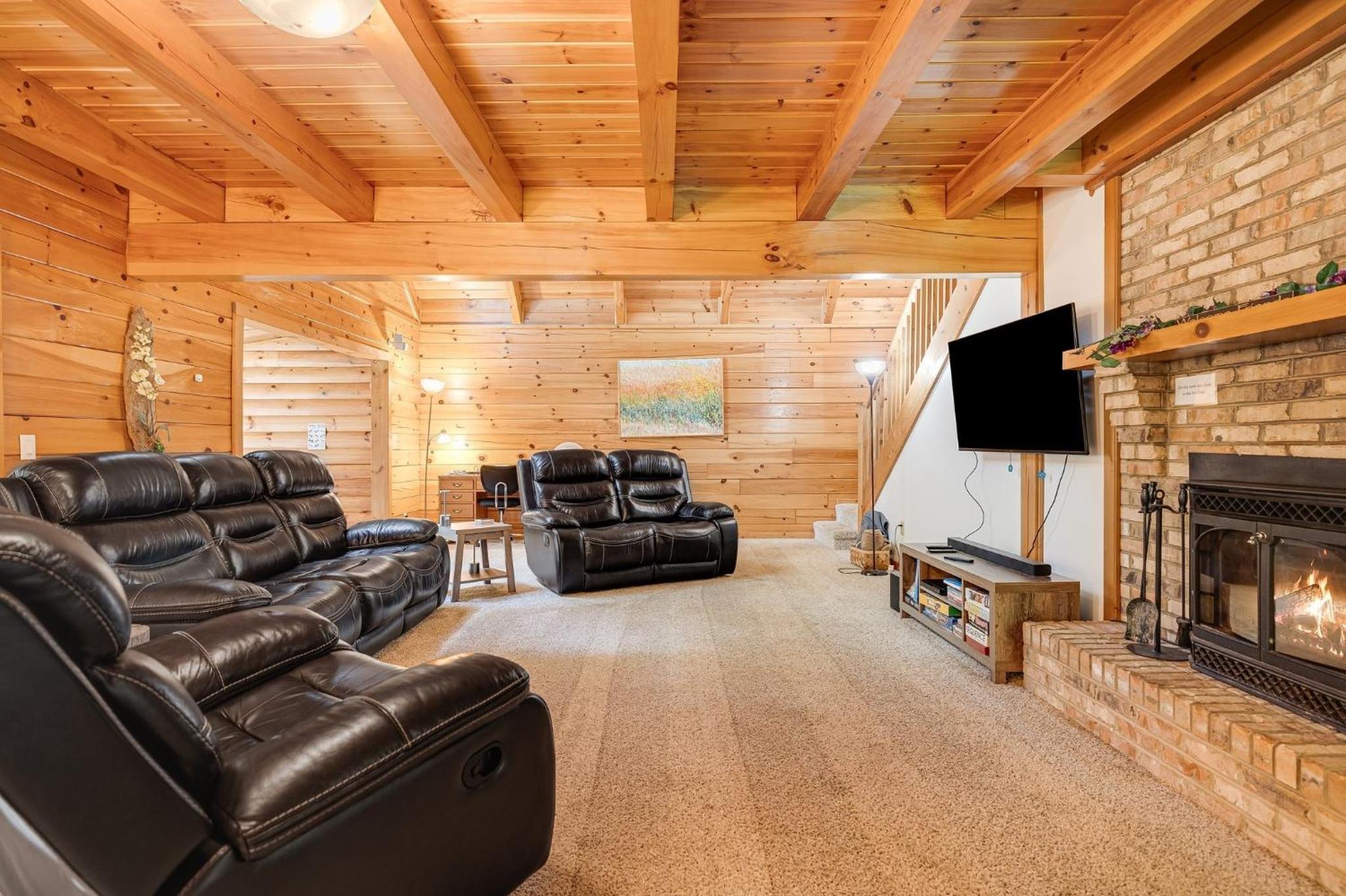 Twin Creeks Lodge by AvantStay 33 Acre Retreat