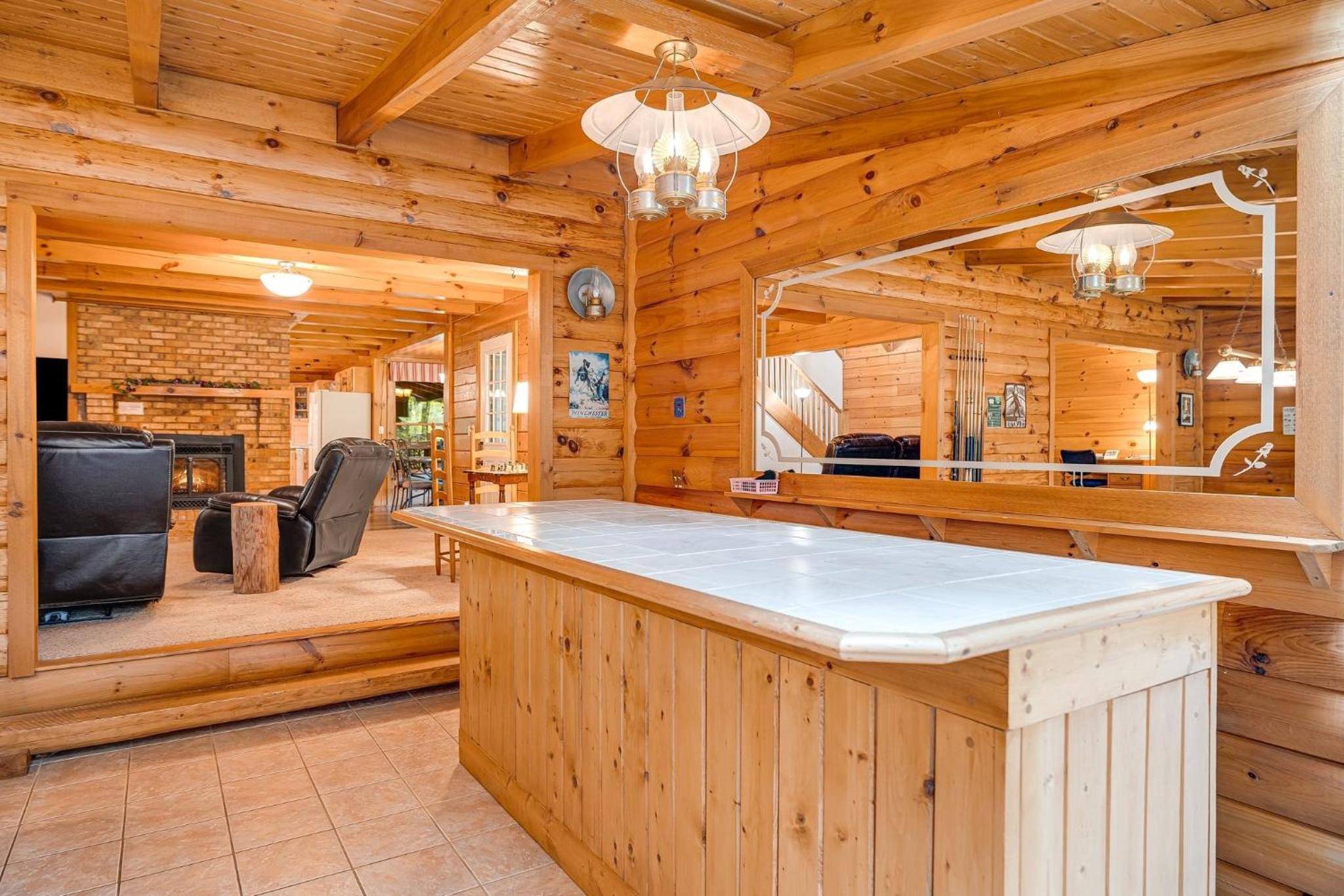 Twin Creeks Lodge by AvantStay 33 Acre Retreat