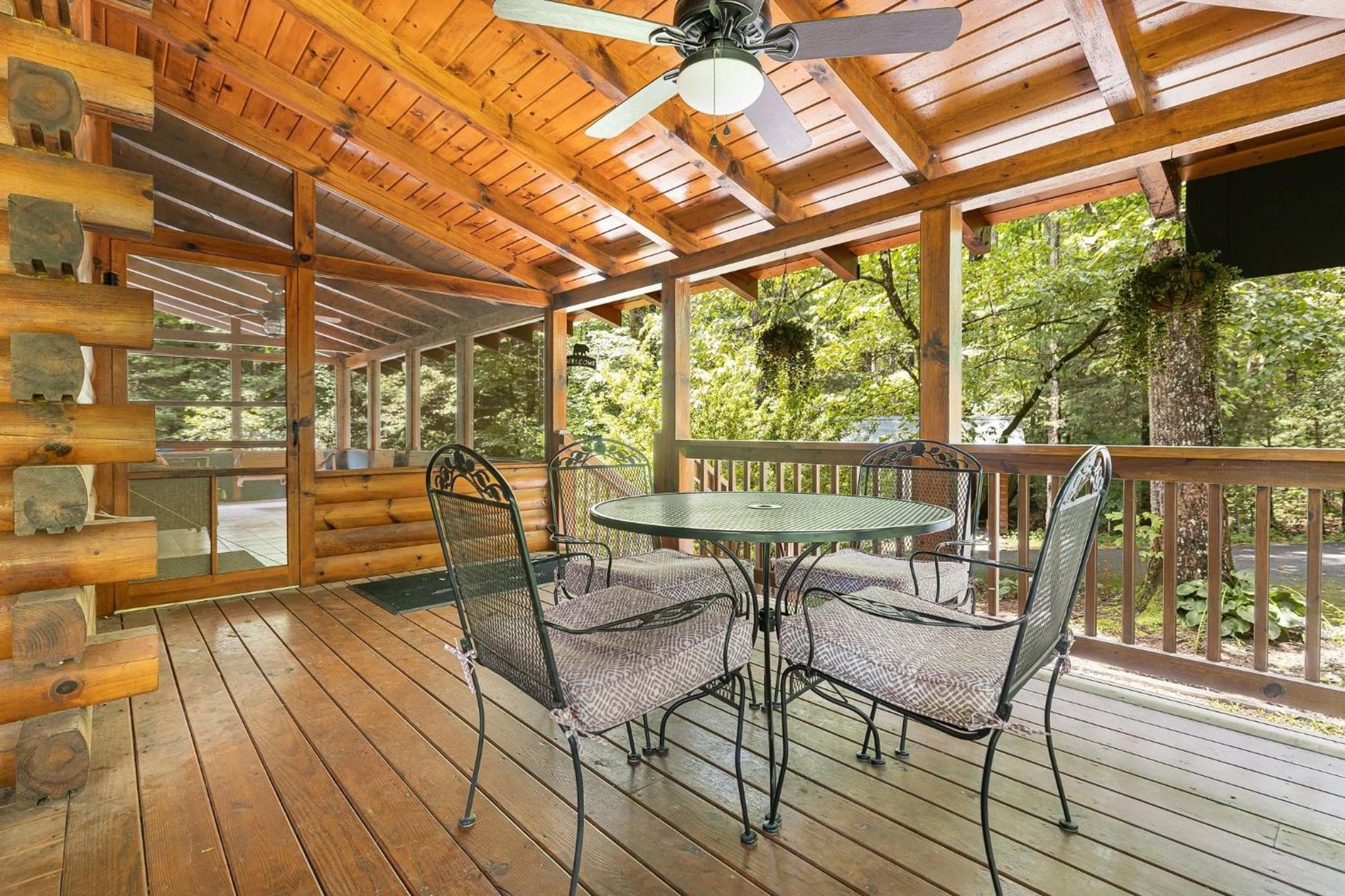 Twin Creeks Lodge by AvantStay 33 Acre Retreat