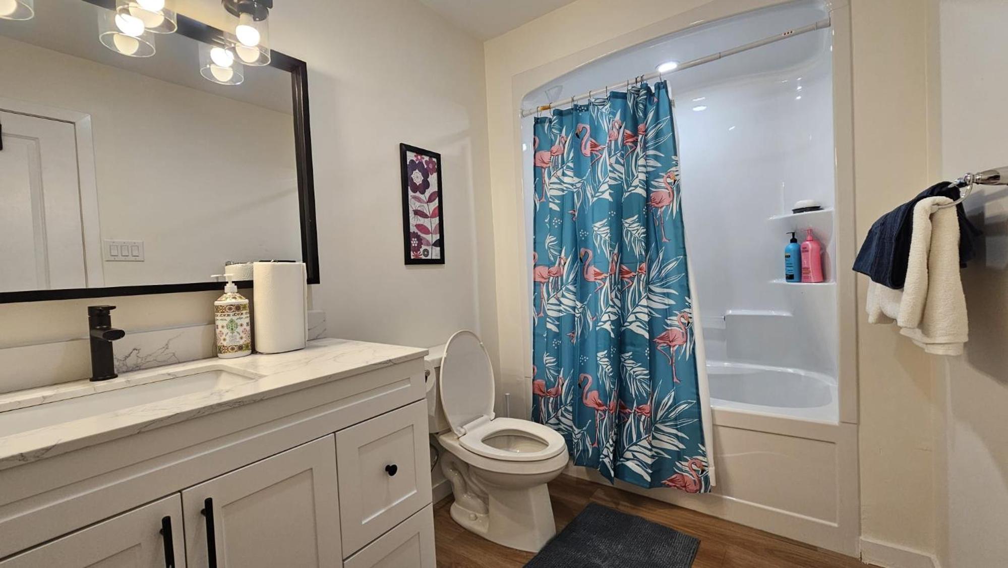Thunder Bay Vacations - Modern two-bedroom guest suite - Property Image 1
