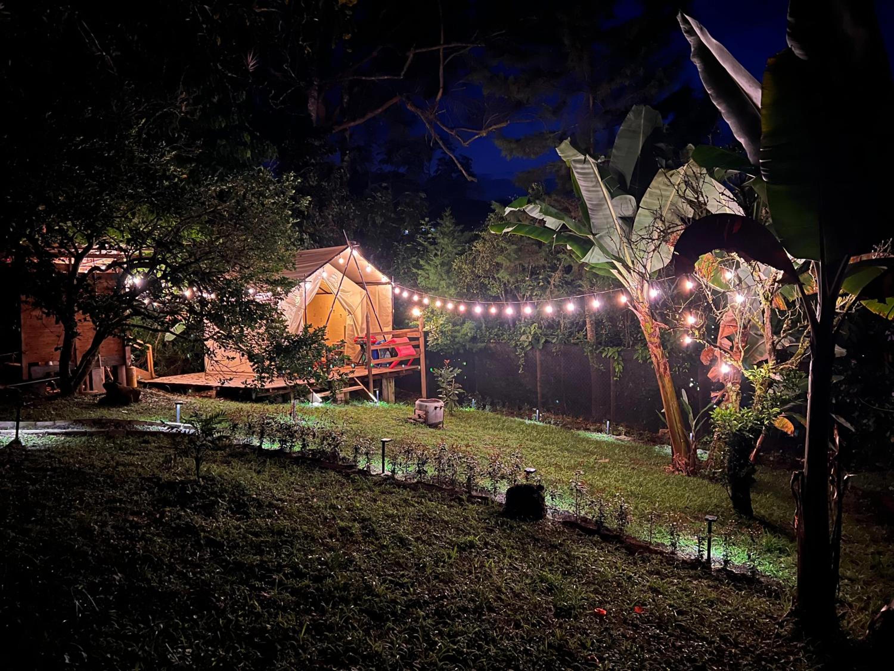 Cabaña & glamping para grupos de 4 a 6 personas, cerca al parque y con avistamiento de aves