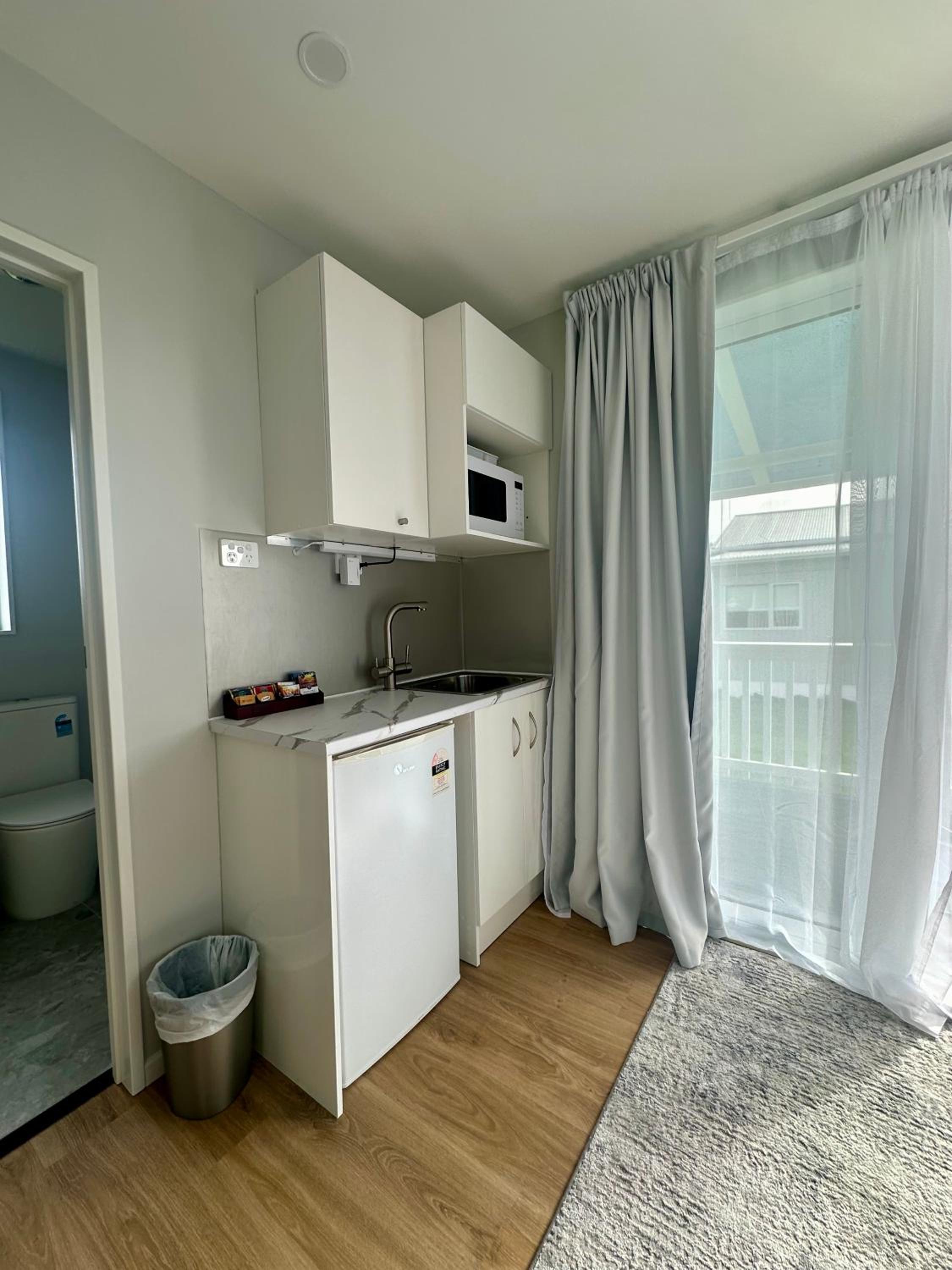 Eden St Lukes Cozy Accommodation view 3