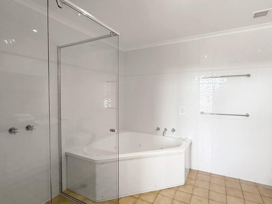 Unit 30 - Avoca Palms Resort