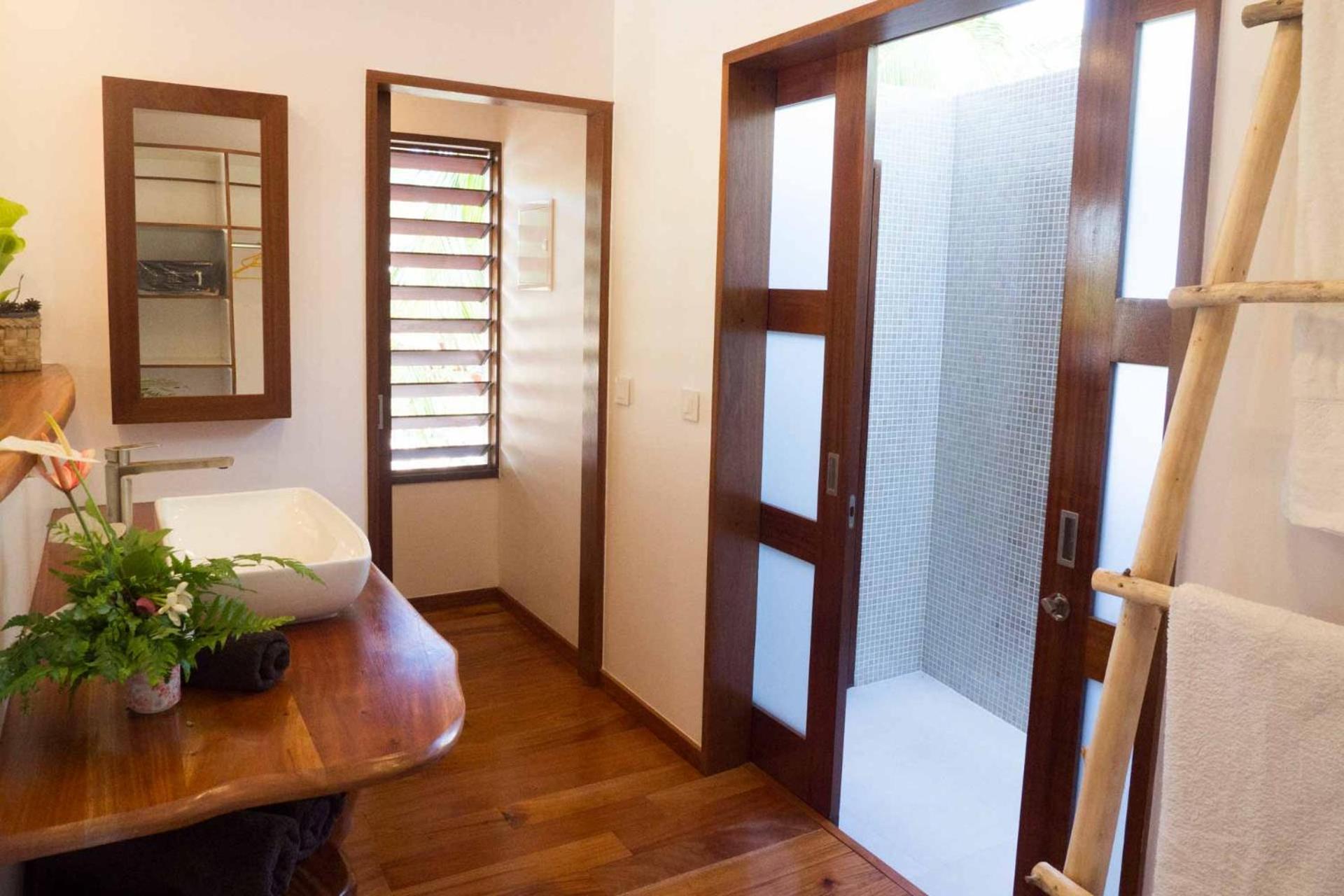 Moorea Reef Bungalows - NONO view 3