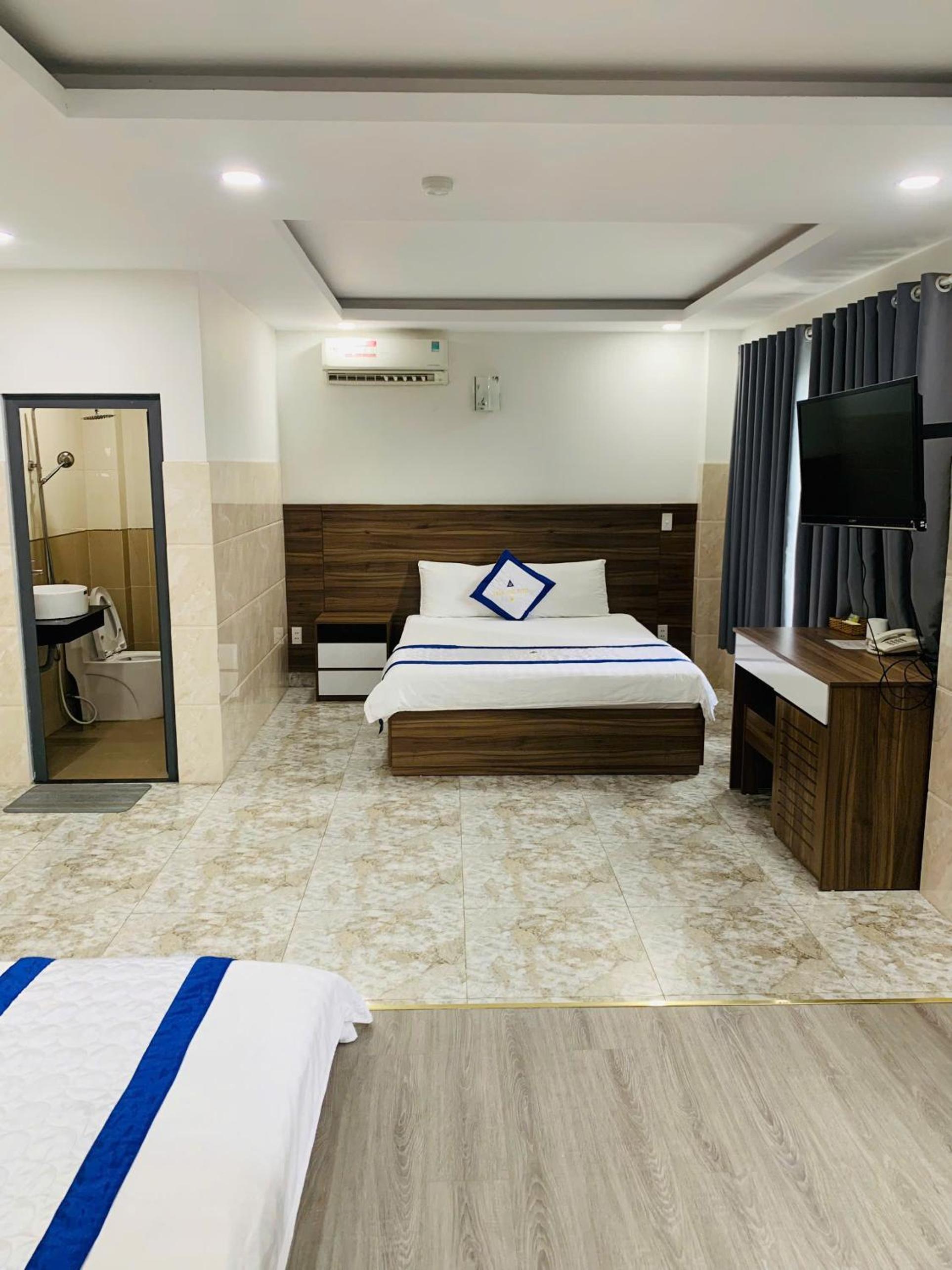 Hotel Trần Long