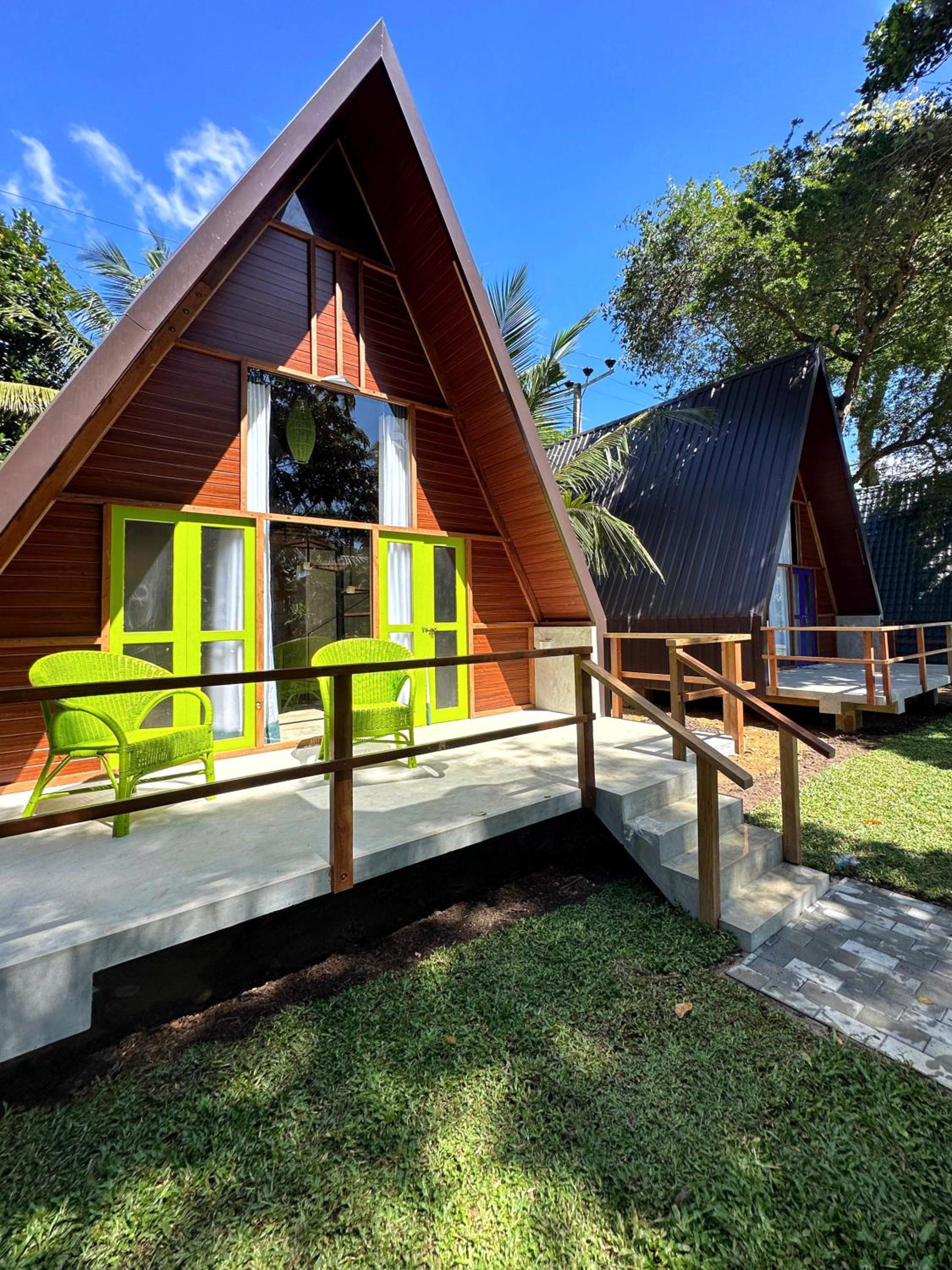 Cozy Green Cabin By Tangalle Beach view 2