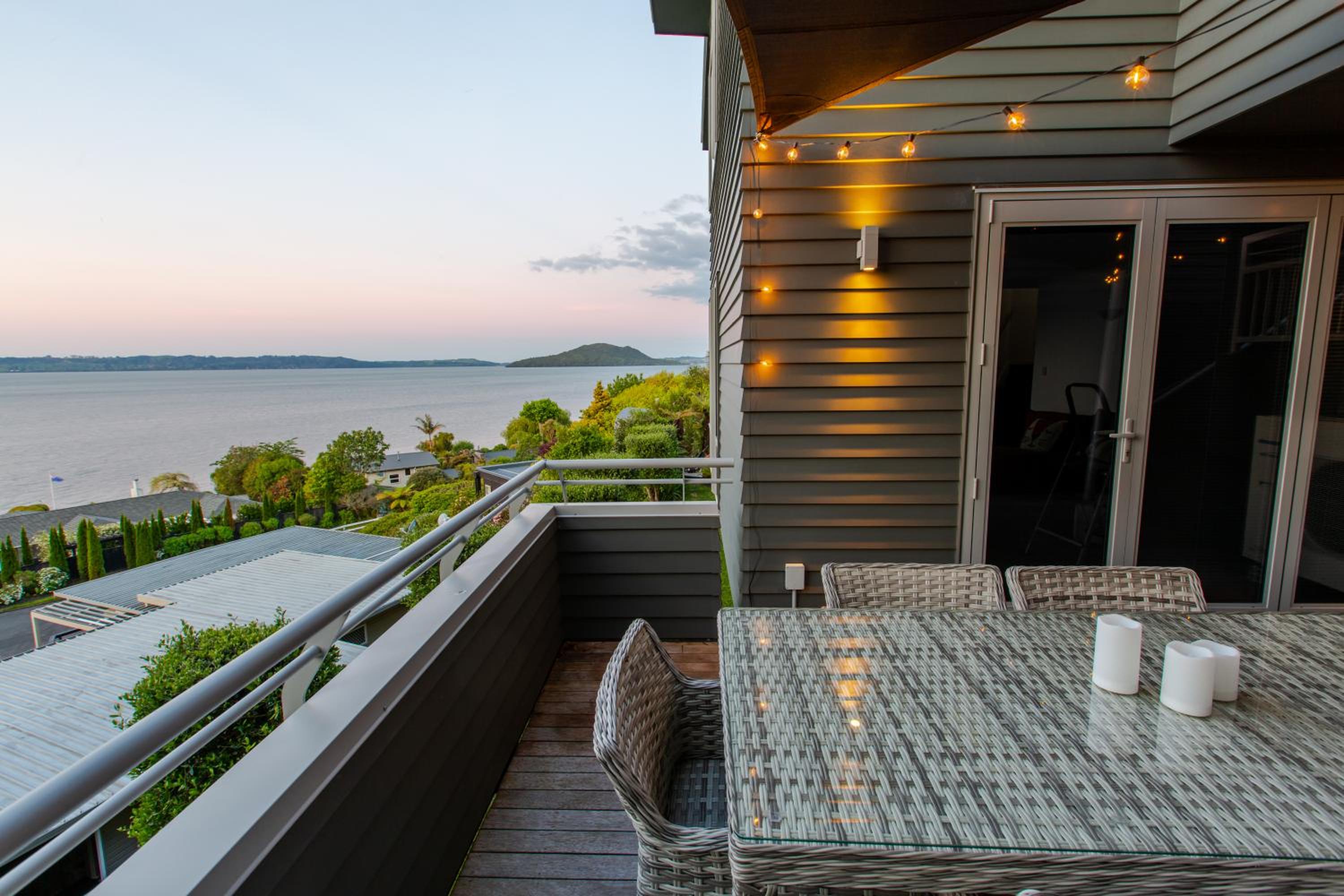 Rotorua Serenity Lakeview Retreat
