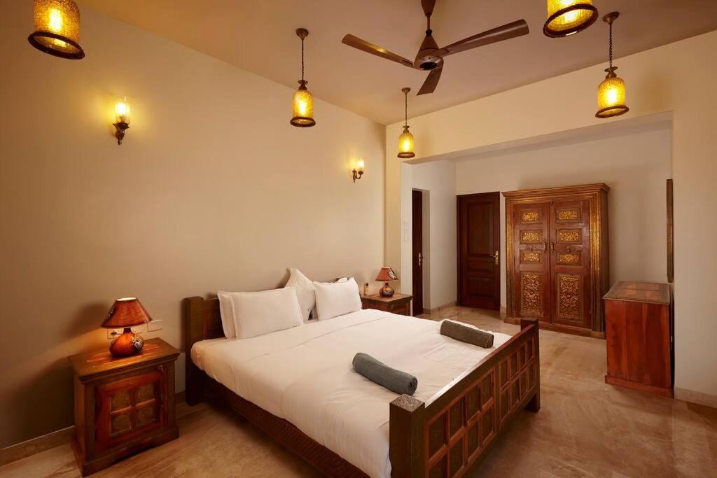 DOLPHIN HEIGHTS 5BHK Sea View Pool Villa Candolim view 3