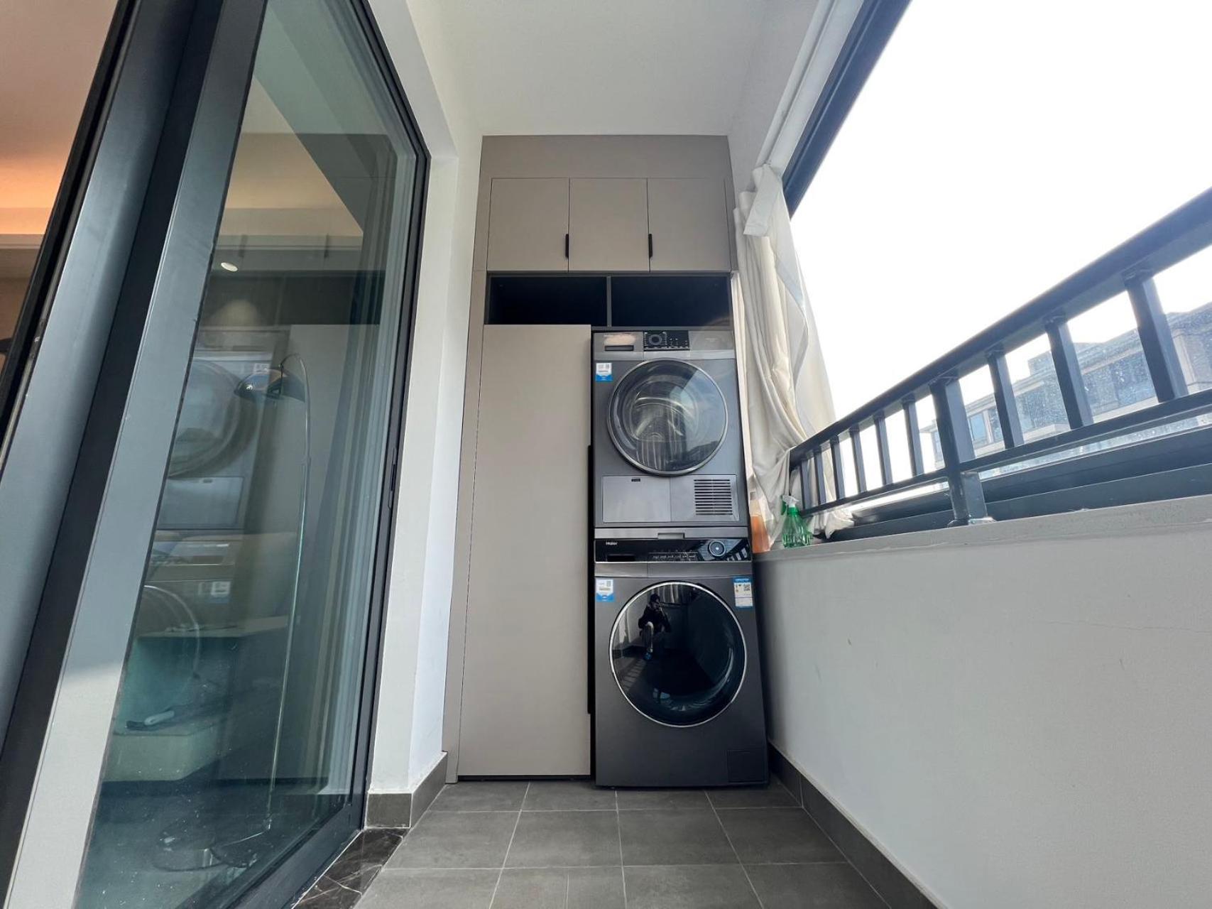 Shanghai HongQiao Airport Branch National Convention and Exhibition Center great 3 bedrooms Boutique designer house have two bathrooms