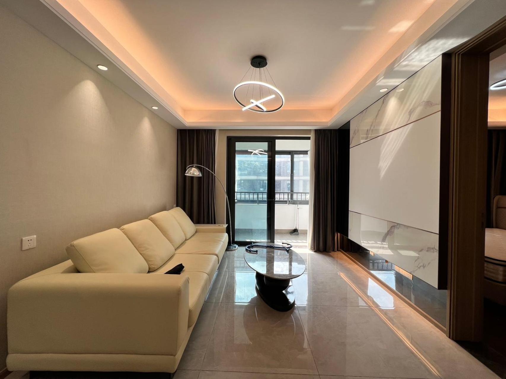 Shanghai HongQiao Airport Branch National Convention and Exhibition Center great 3 bedrooms Boutique designer house have two bathrooms