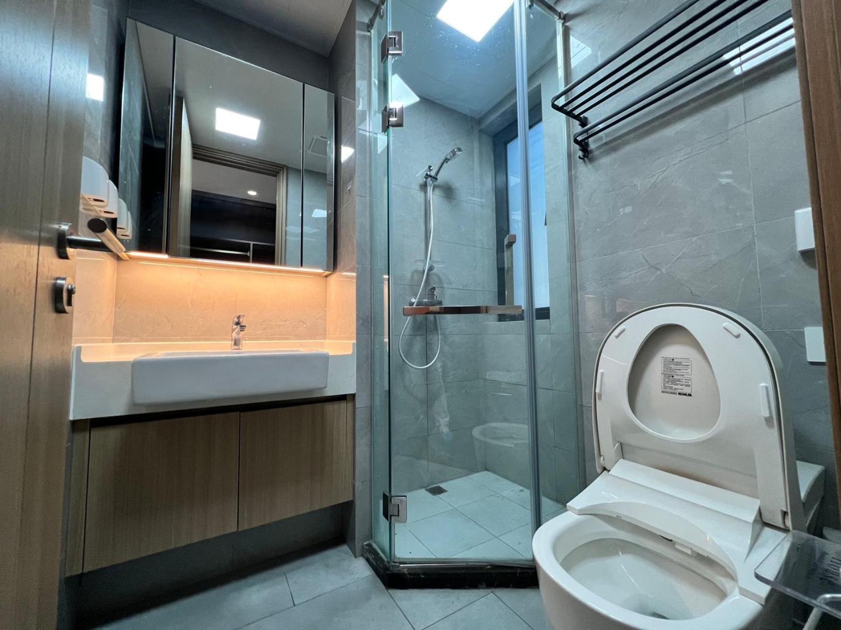 Shanghai HongQiao Airport Branch National Convention and Exhibition Center great 3 bedrooms Boutique designer house have two bathrooms
