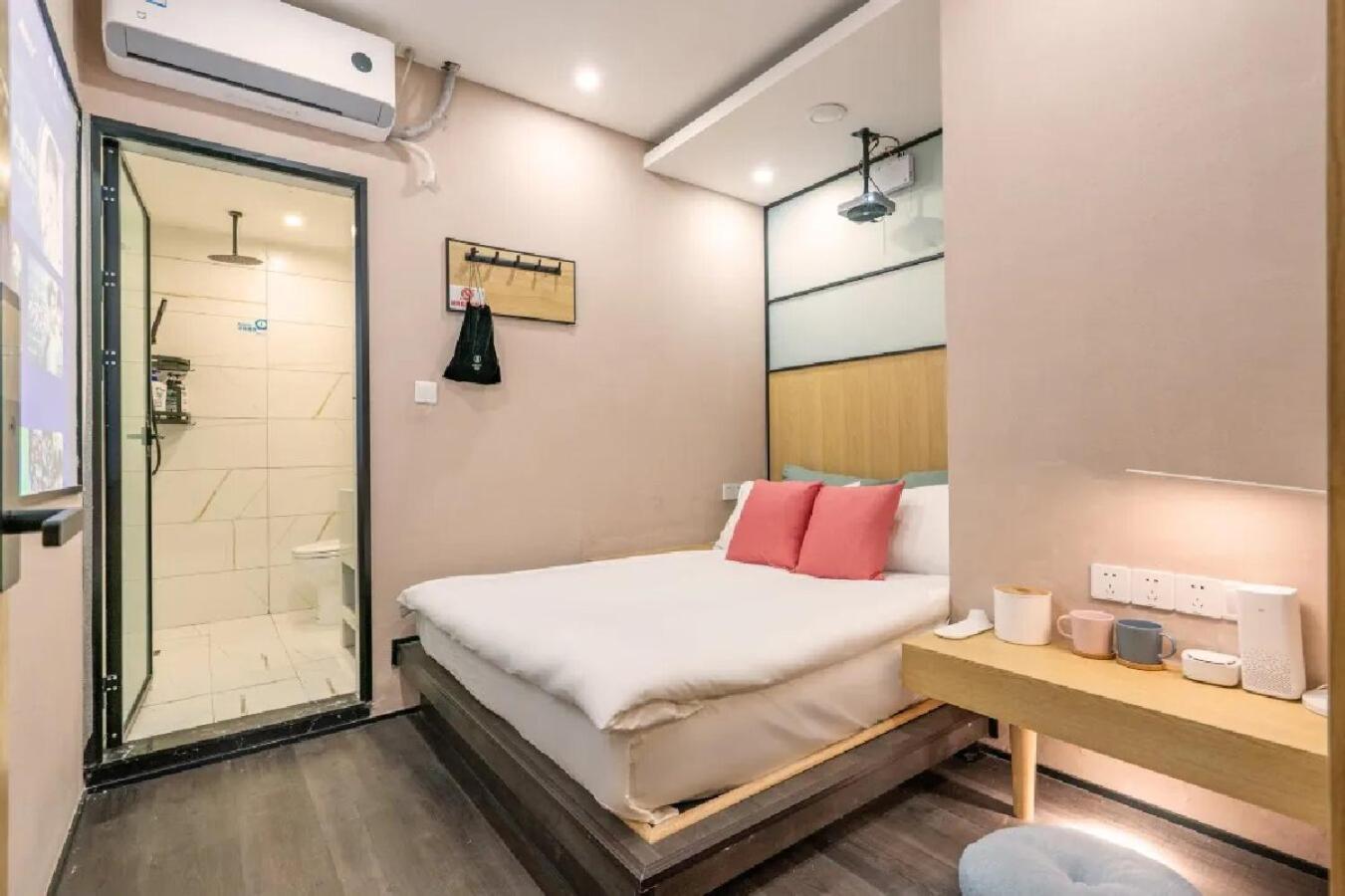 Smiley's Long Time No See Hostel