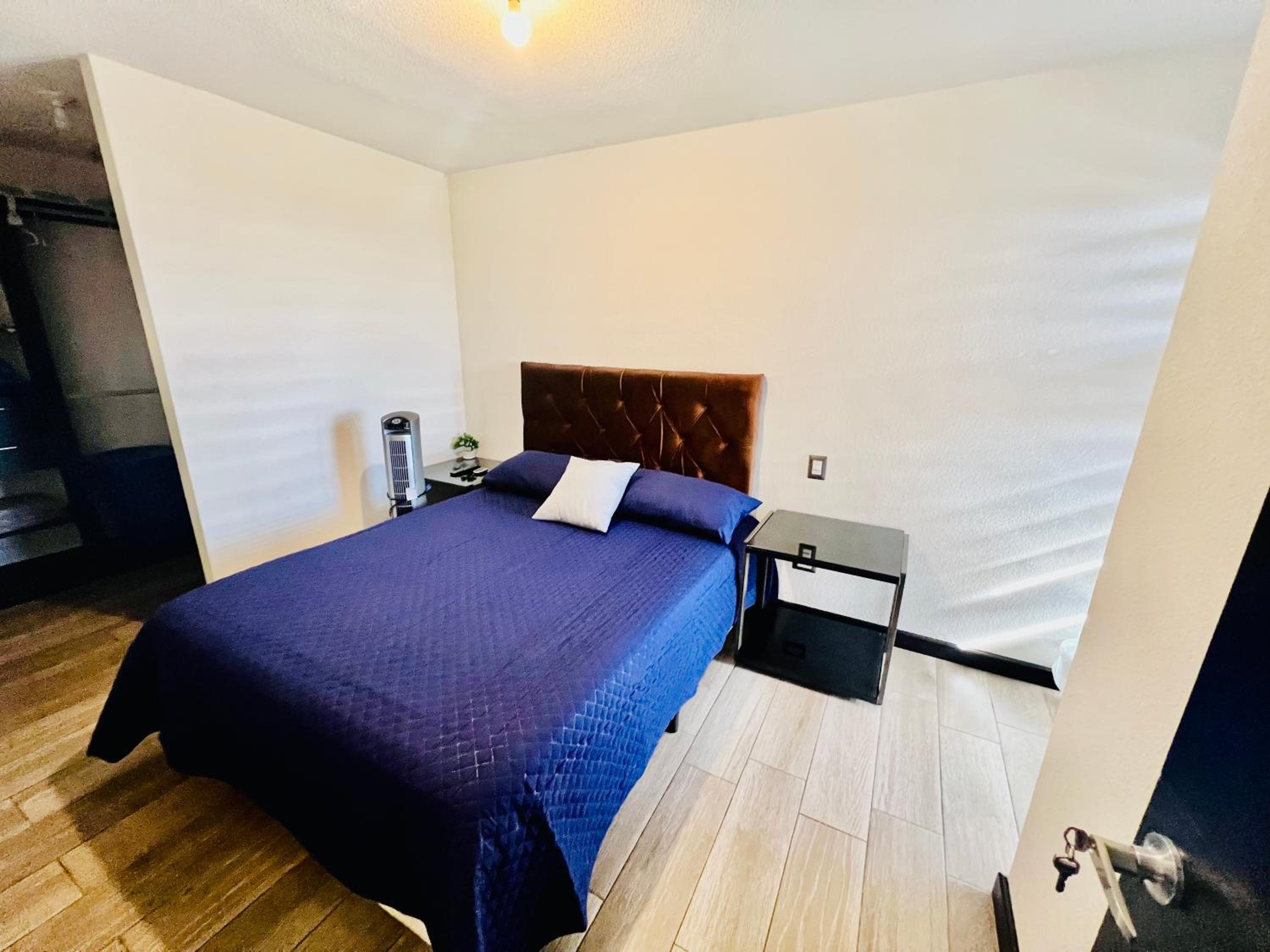 Luxury Apt Near Airport view 5