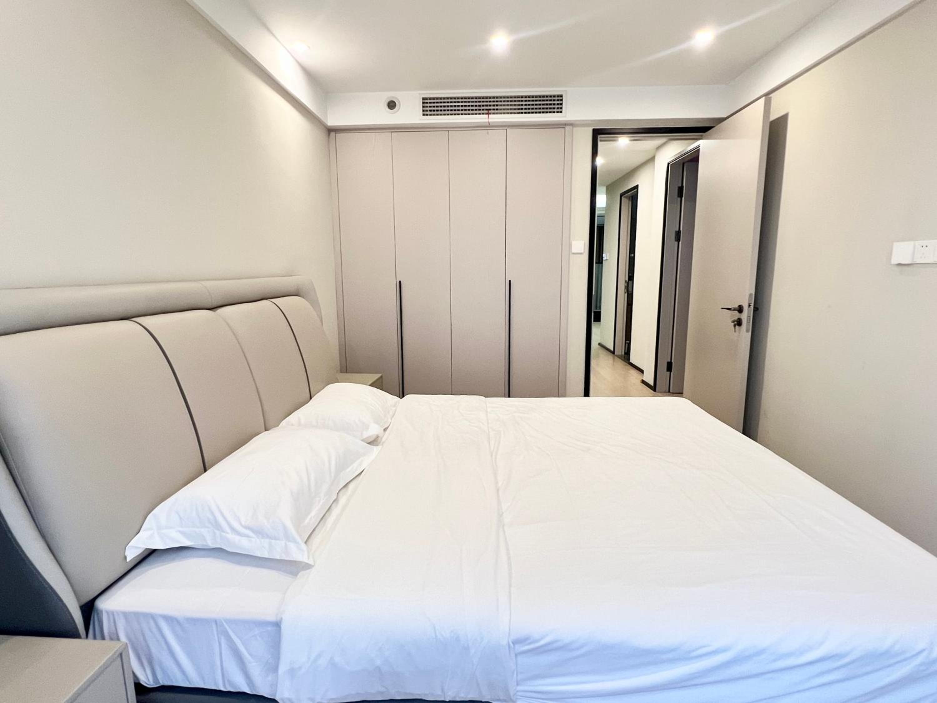 Suzhou Lakeside Sky Villa