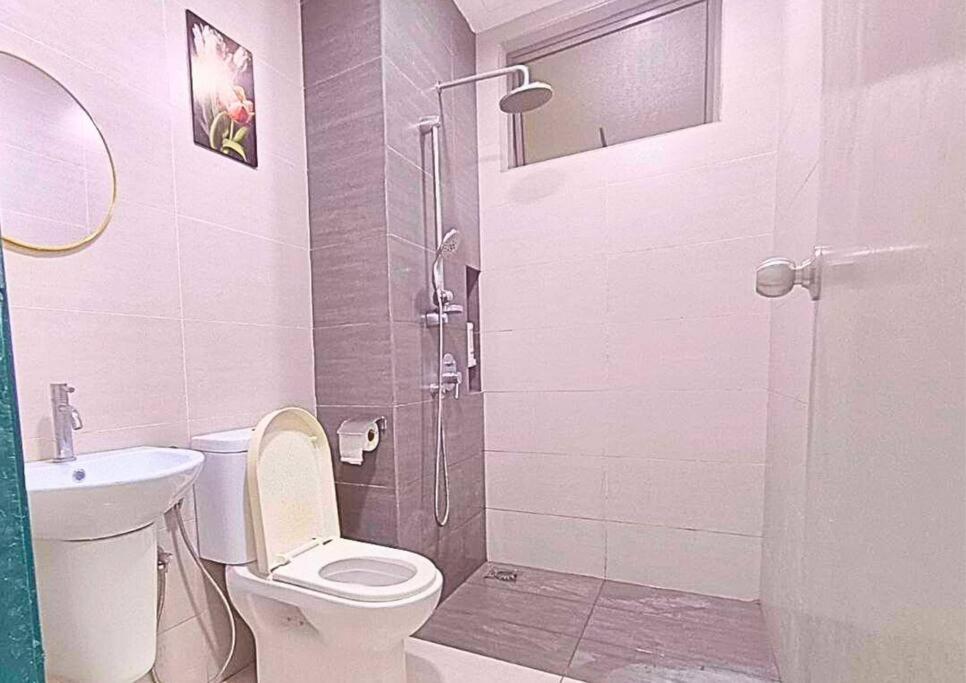 Lovely Cybersquare Ensuite with Skyline View #CS6 photo 3