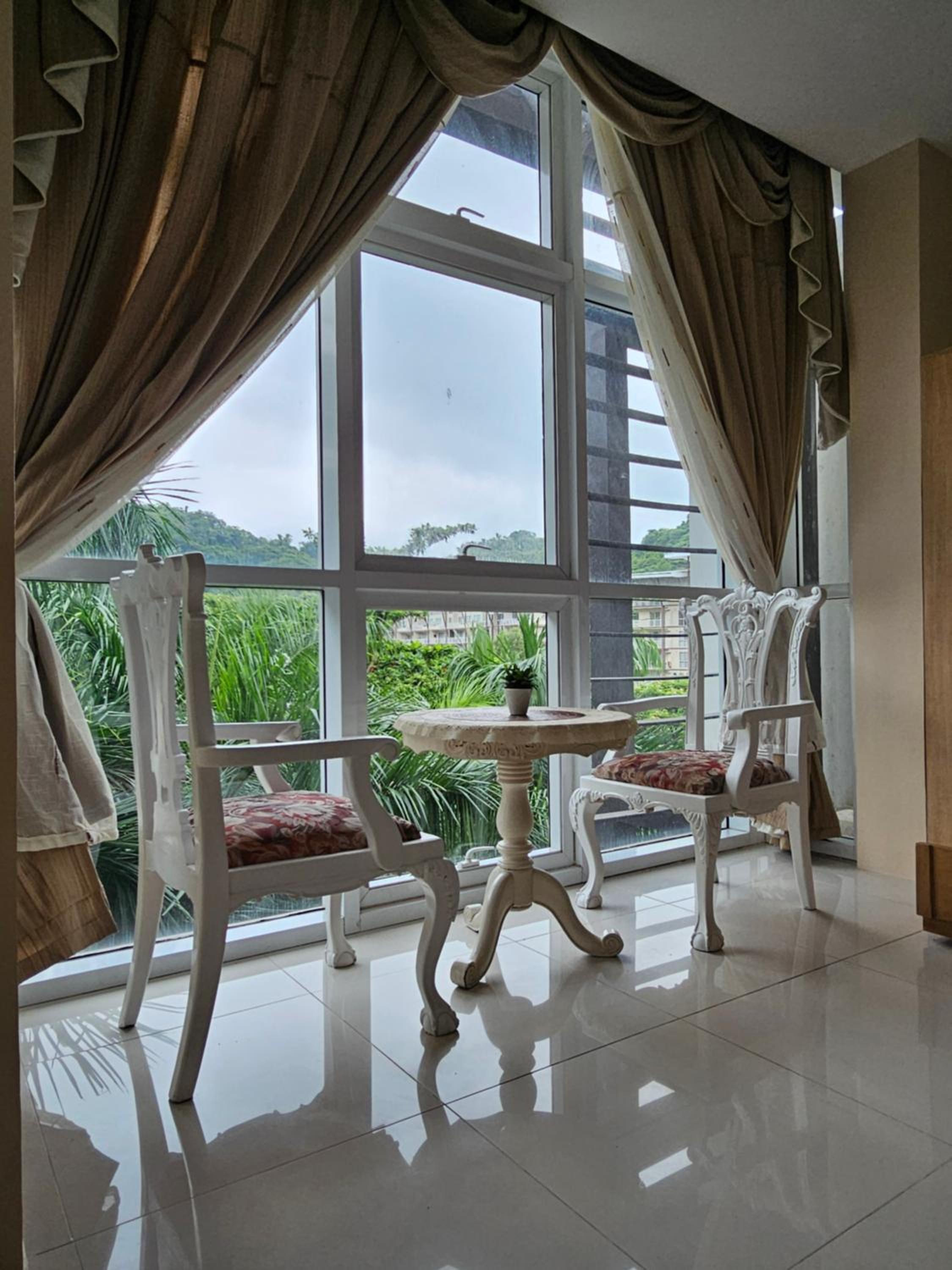 Myna Lagoon Pico de Loro view 2