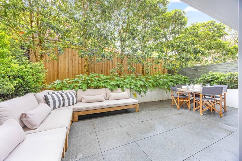 Modern & Quiet 1BR Apartment with Private Garden in Bondi close to the Beach