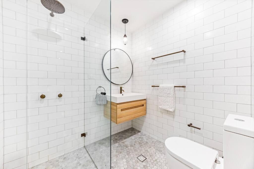 Modern & Quiet 1BR Apartment with Private Garden in Bondi close to the Beach