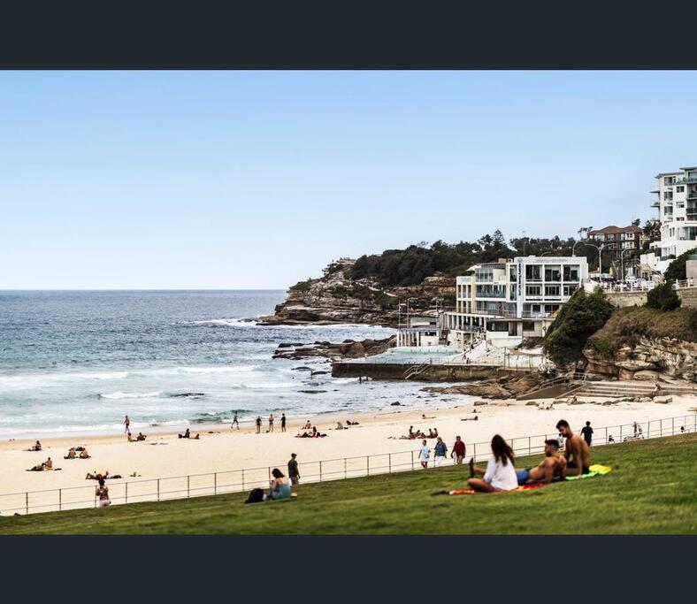 Modern & Quiet 1BR Apartment with Private Garden in Bondi close to the Beach