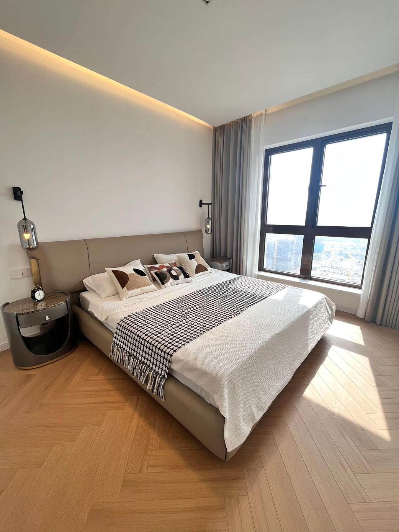 XinTianDi 3 Bedrooms Newly Luxury Designer Decoration Intelligent Control System