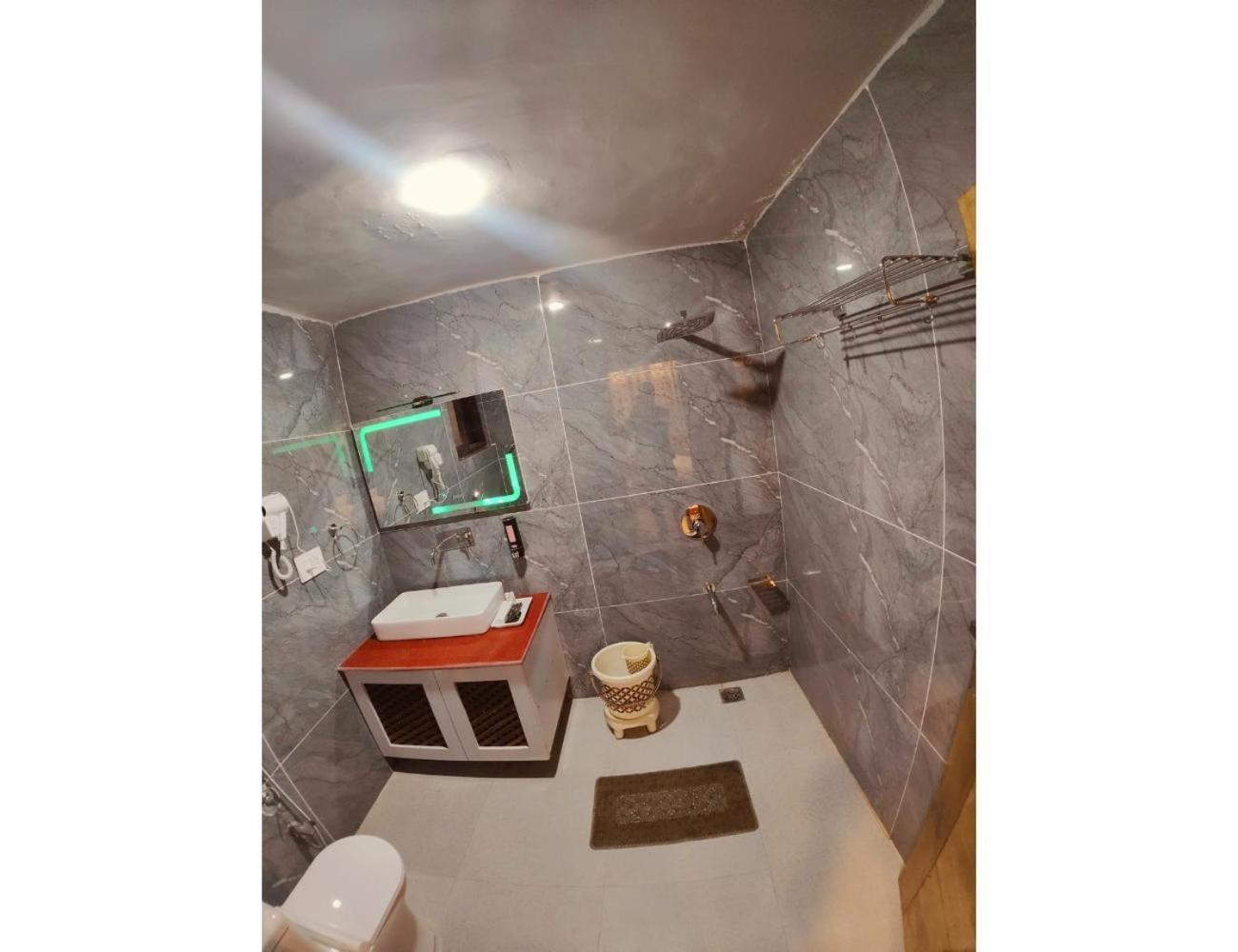 Photo 16