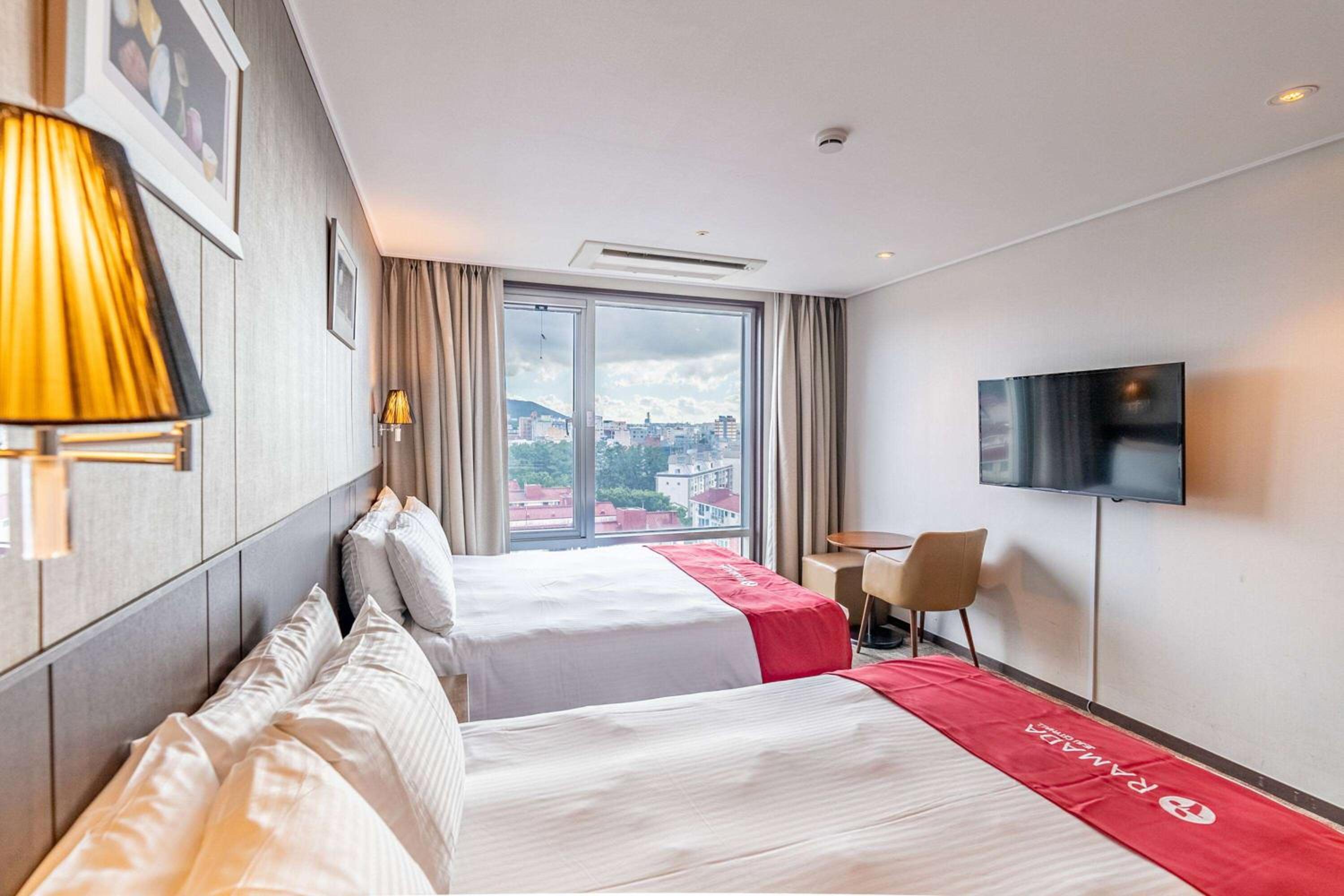 Jeju Vacations - Ramada by Wyndham Jeju City Hall - Property Image 8