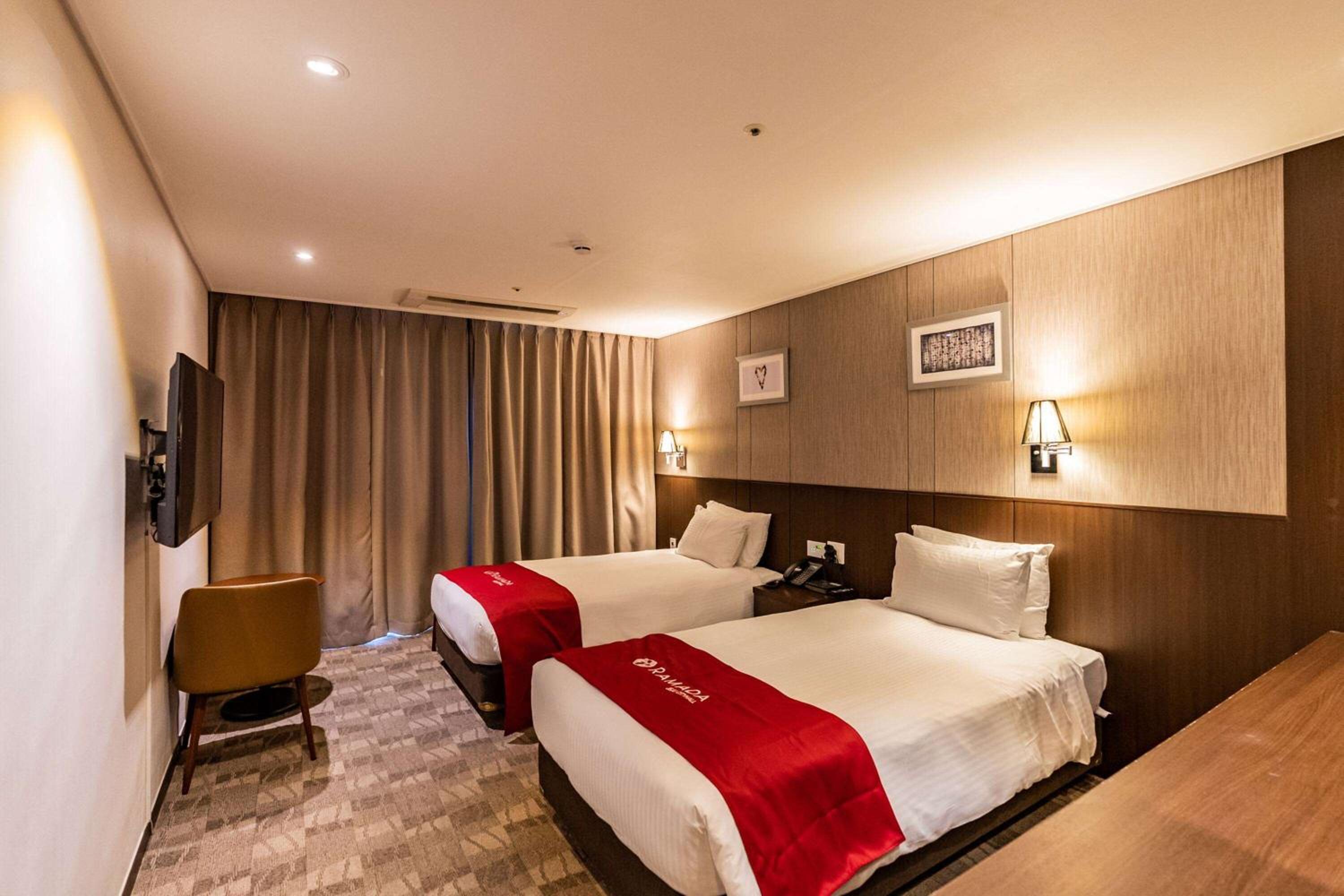 Jeju Vacations - Ramada by Wyndham Jeju City Hall - Property Image 12