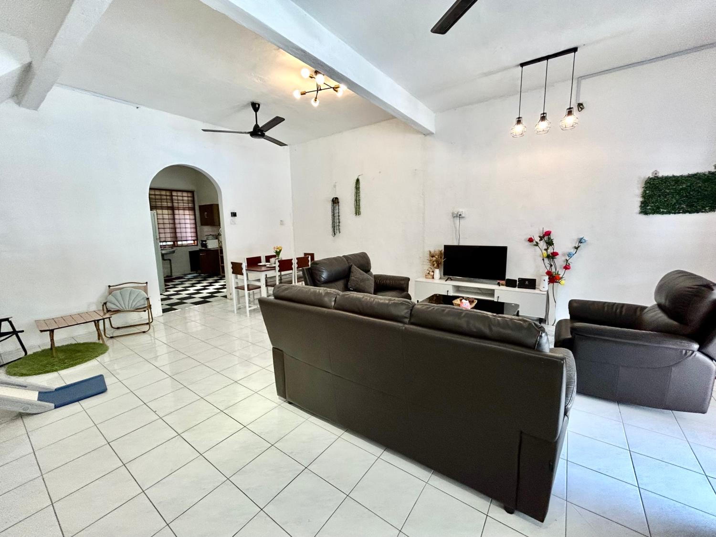 Cozy 10 Entire House 4 Bedroom At Alma Bukit Mertajam view 5