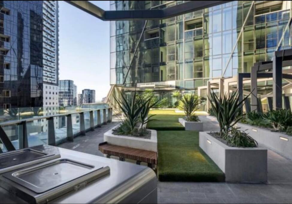 The West Horizon Executive Residence REL841