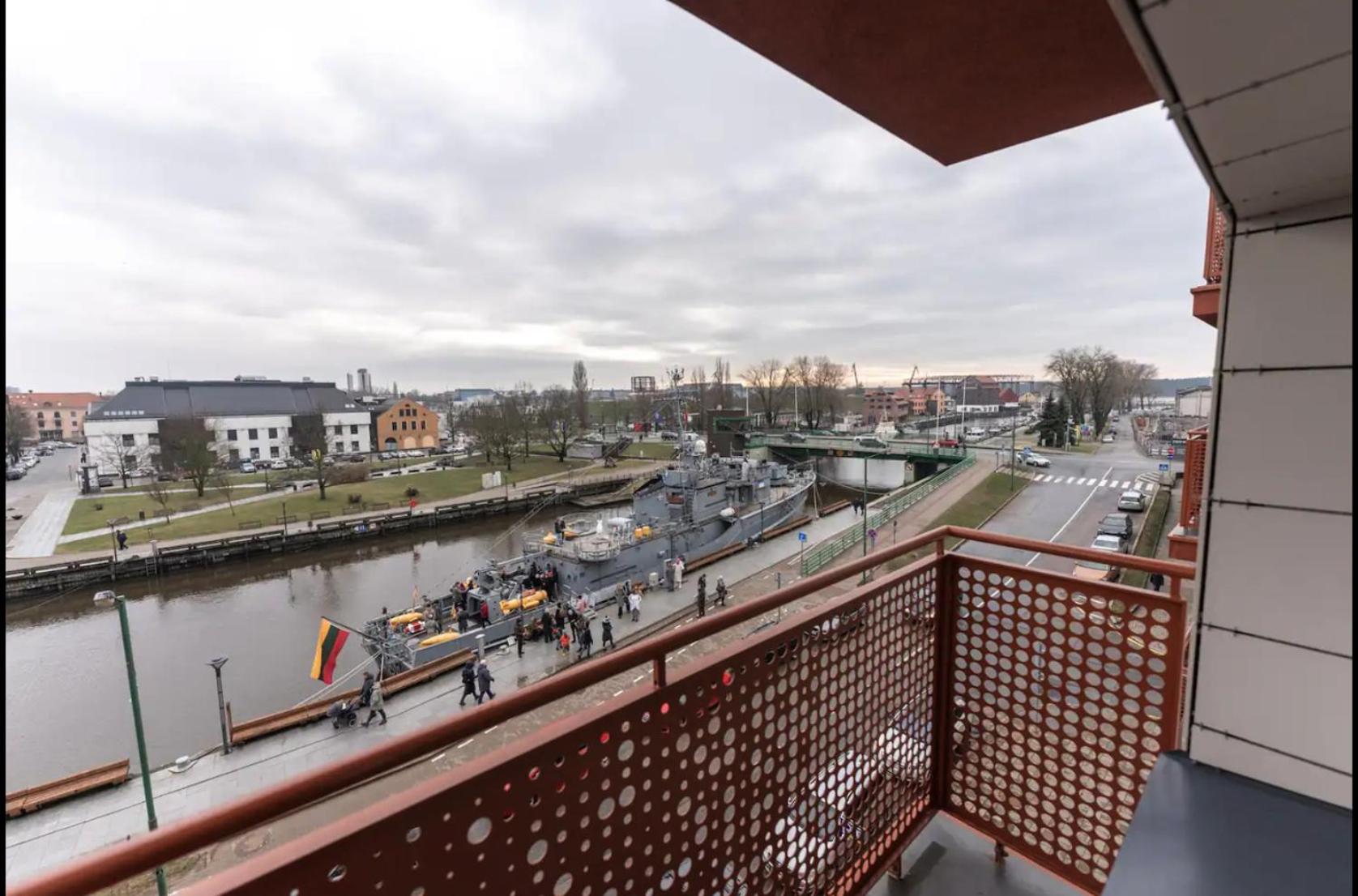 ᴄᴏʜᴏsᴛ I City Centre Apt With River View