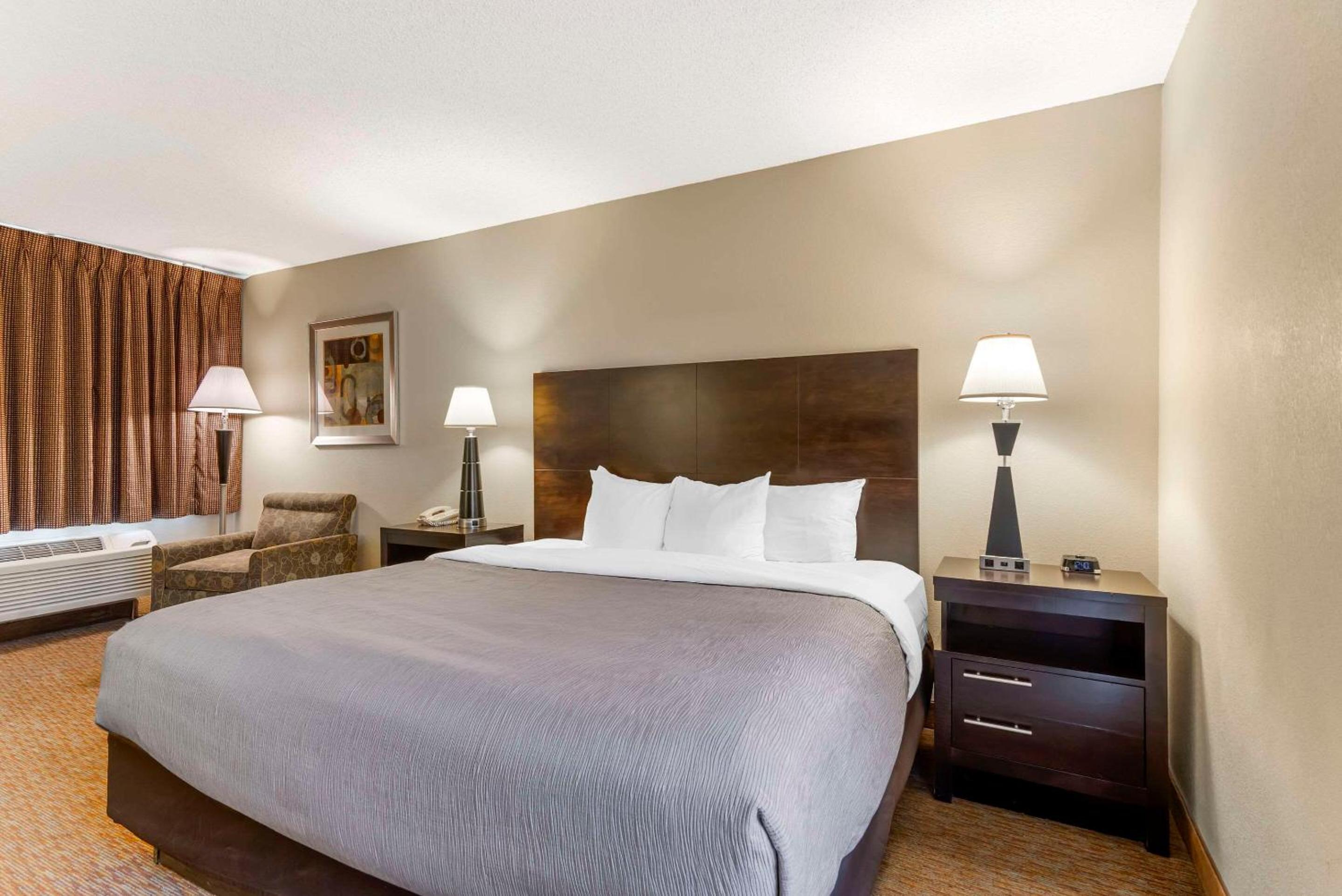 Cordele Vacations - Quality Inn - Property Image 3